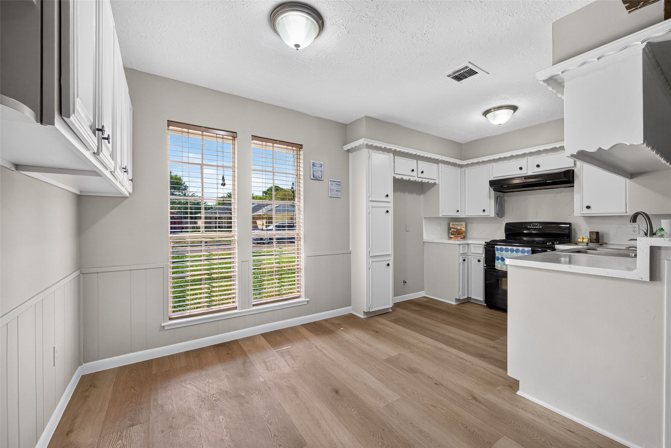 4809 Yellowstone Drive, Pasadena, TX 77505