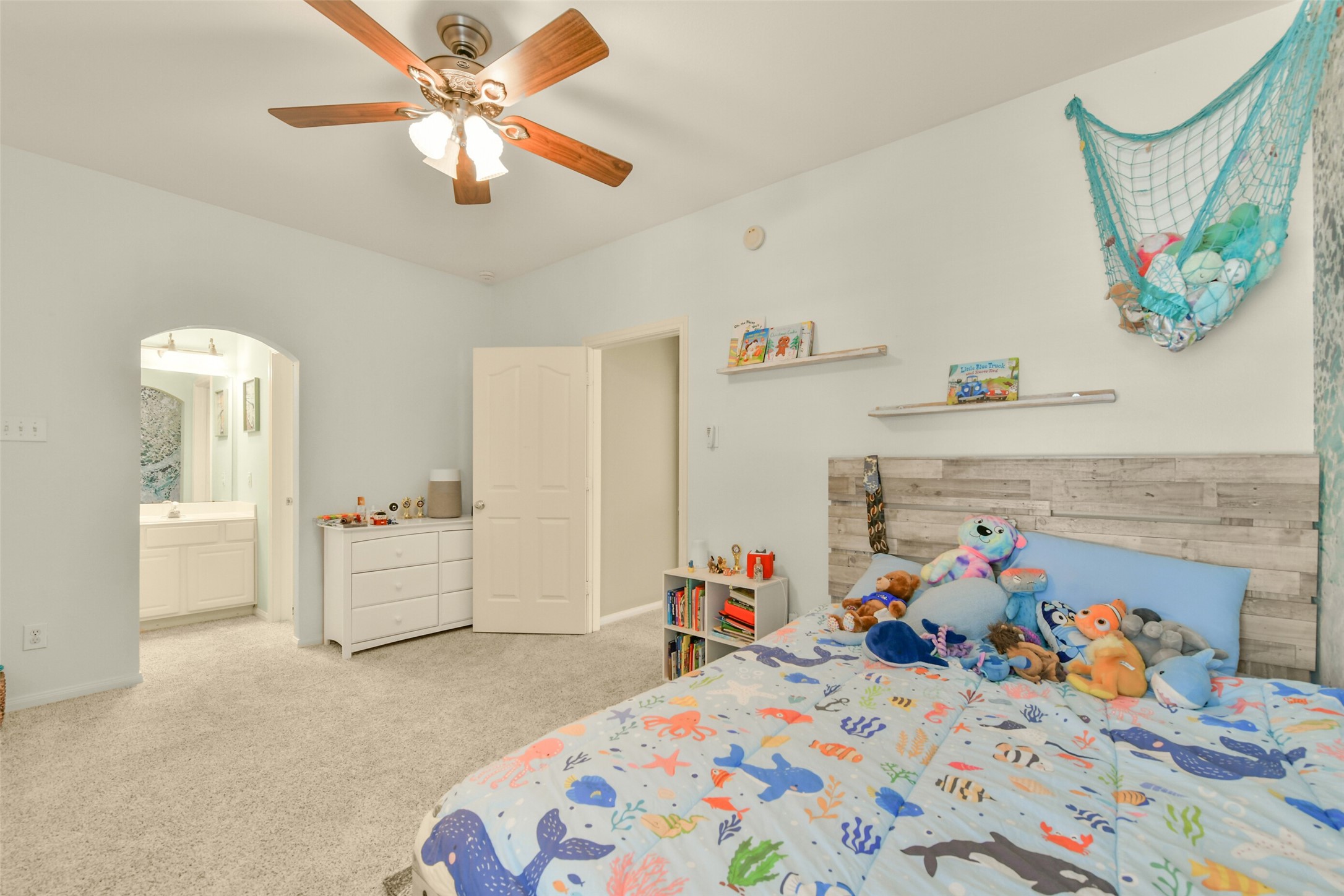 5216 Hidden Brook Lane, League City, TX 77573