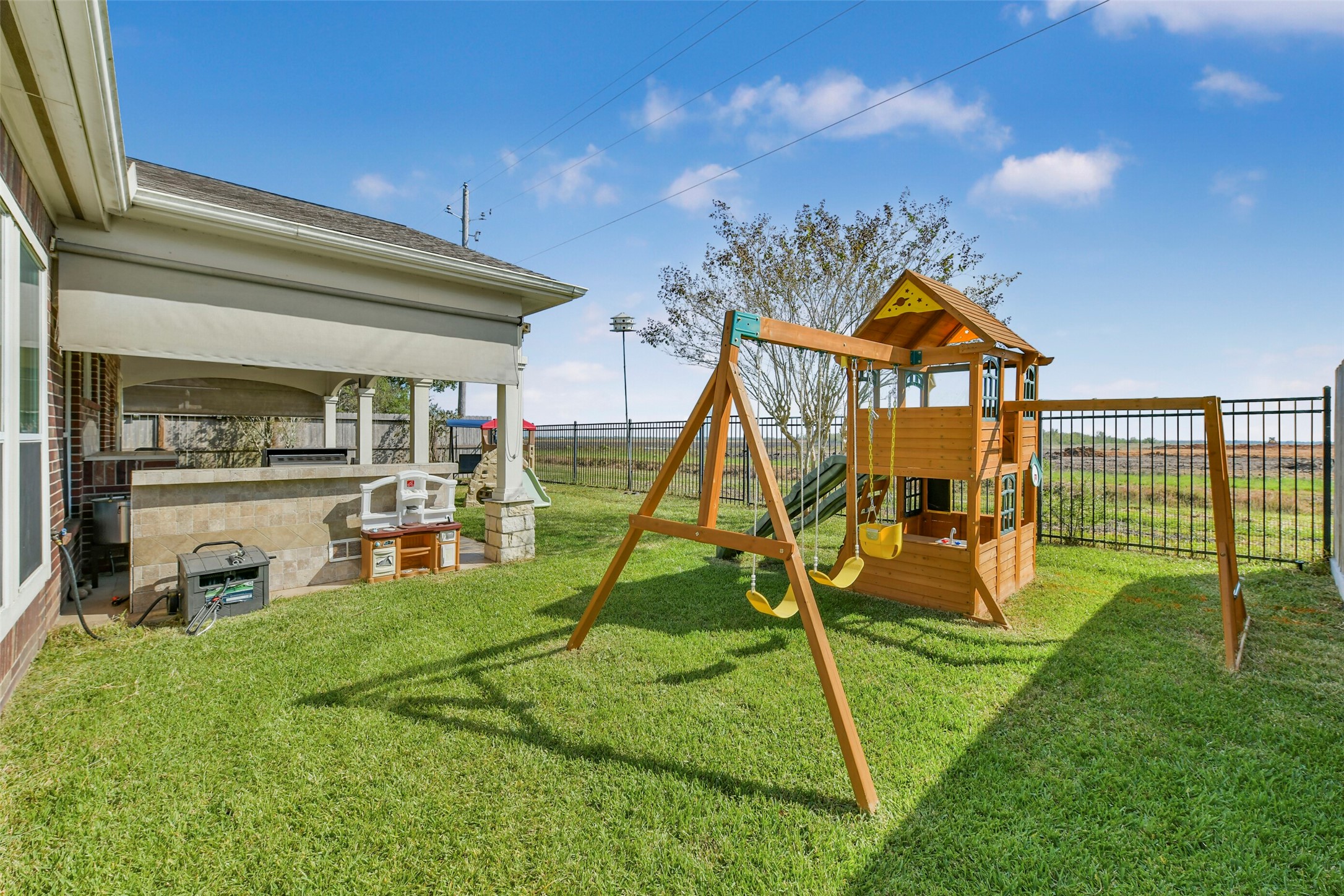 5216 Hidden Brook Lane, League City, TX 77573