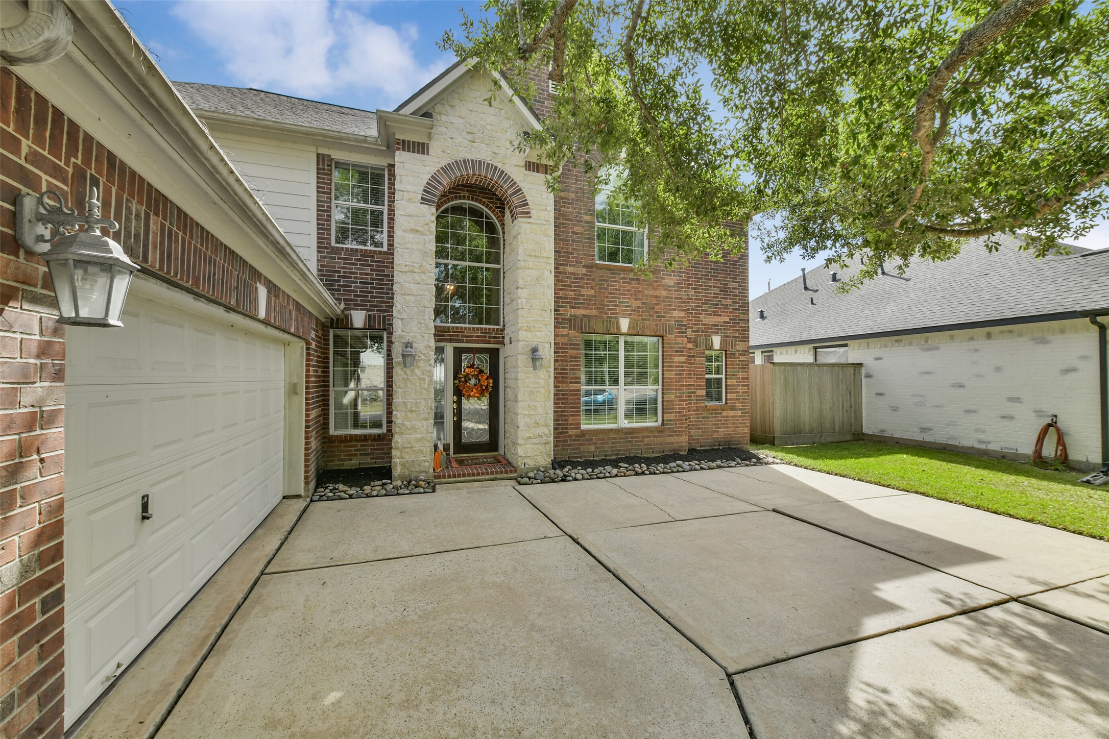 5216 Hidden Brook Lane, League City, TX 77573
