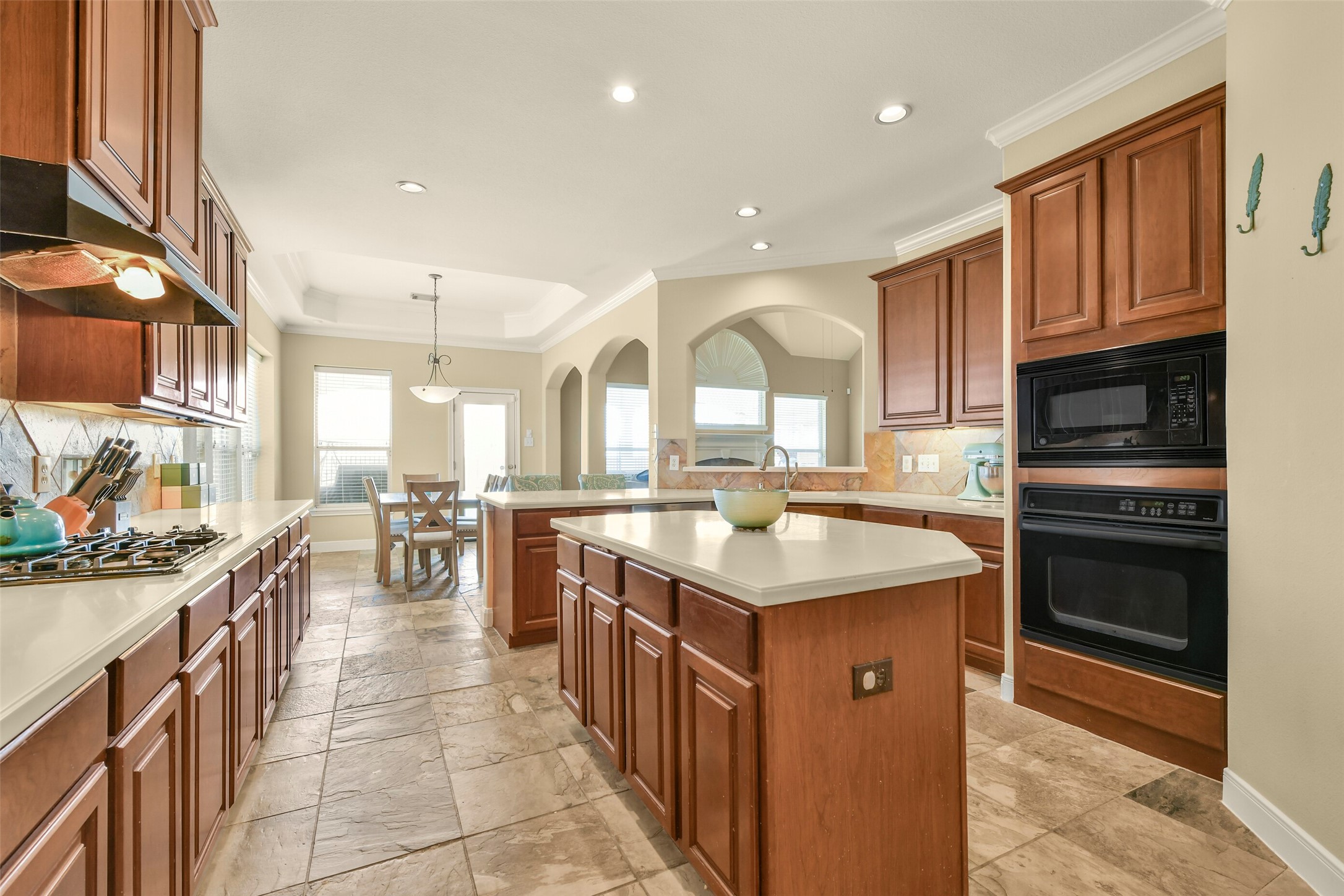 5216 Hidden Brook Lane, League City, TX 77573