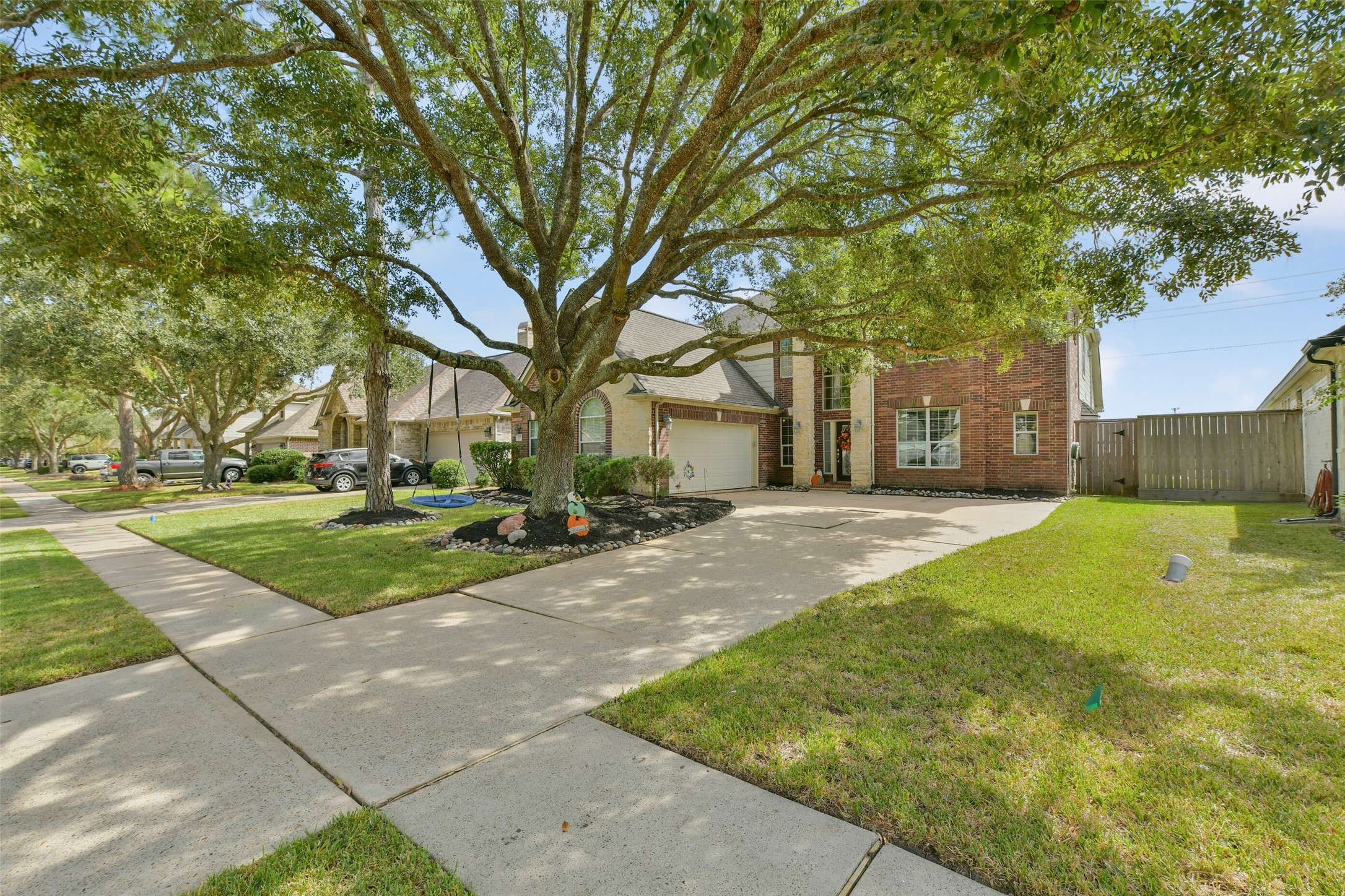 5216 Hidden Brook Lane, League City, TX 77573