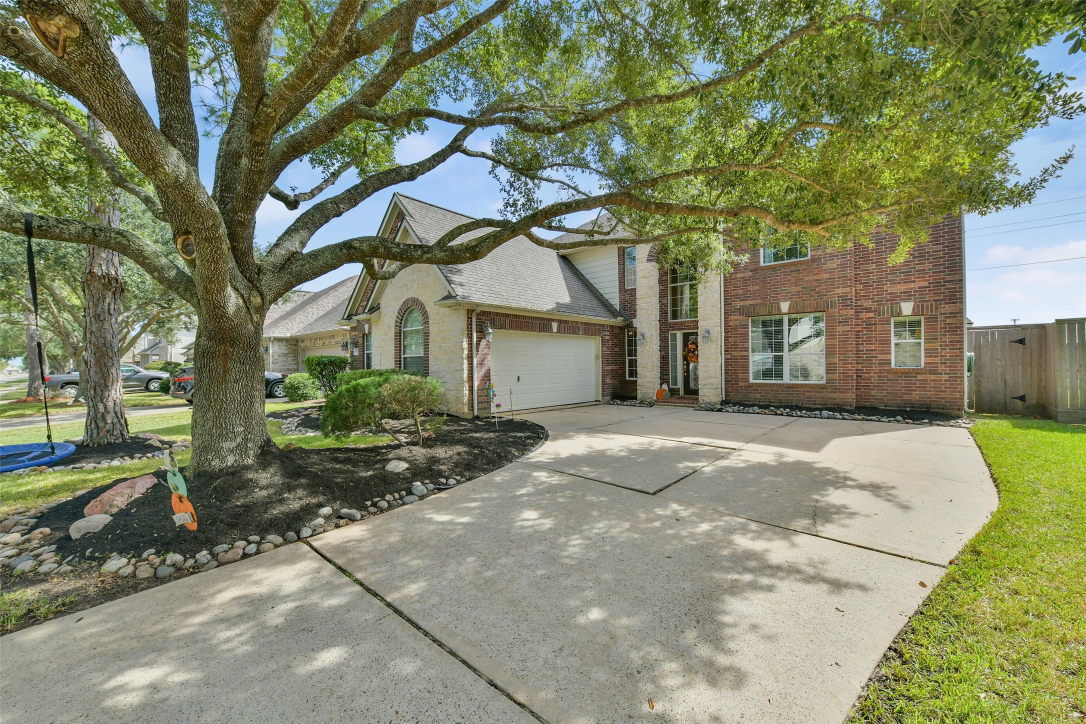 5216 Hidden Brook Lane, League City, TX 77573