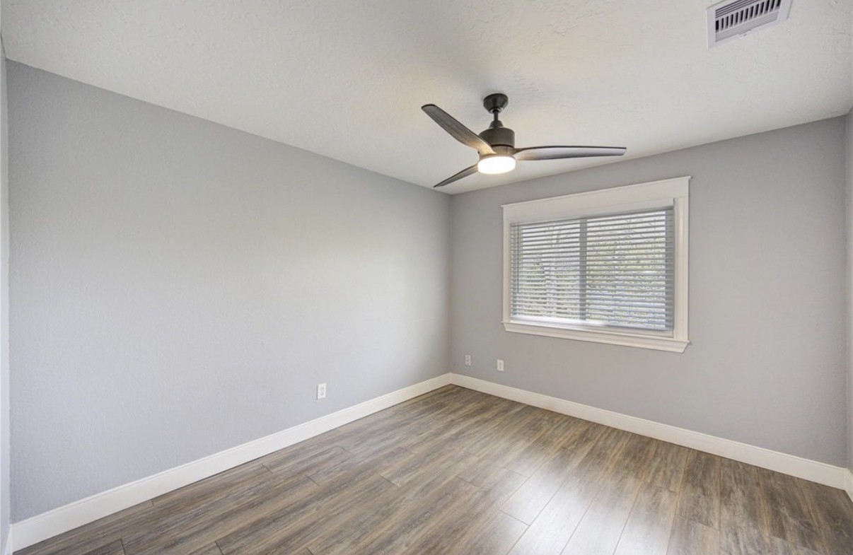 303 Old Bayou Drive, Dickinson, TX 77539