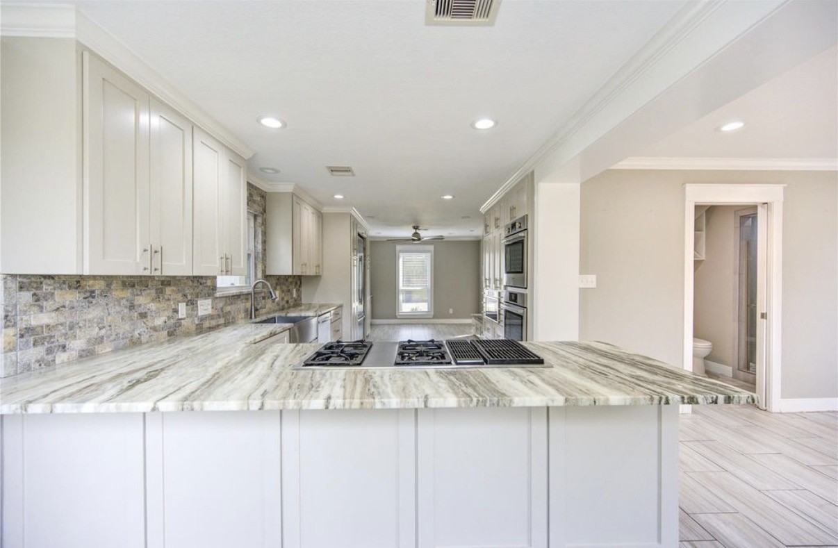 303 Old Bayou Drive, Dickinson, TX 77539