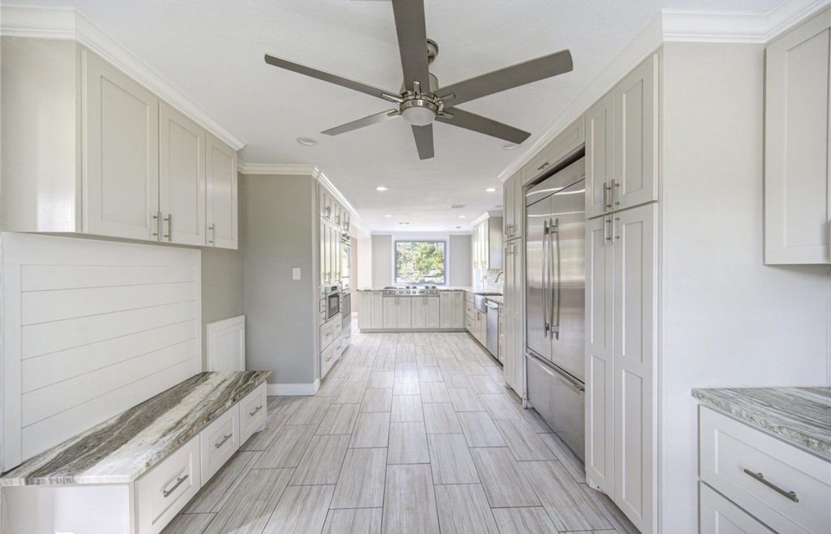 303 Old Bayou Drive, Dickinson, TX 77539