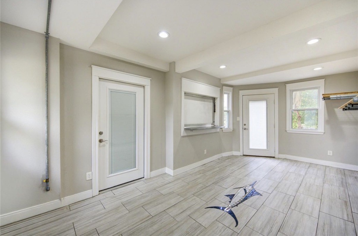 303 Old Bayou Drive, Dickinson, TX 77539