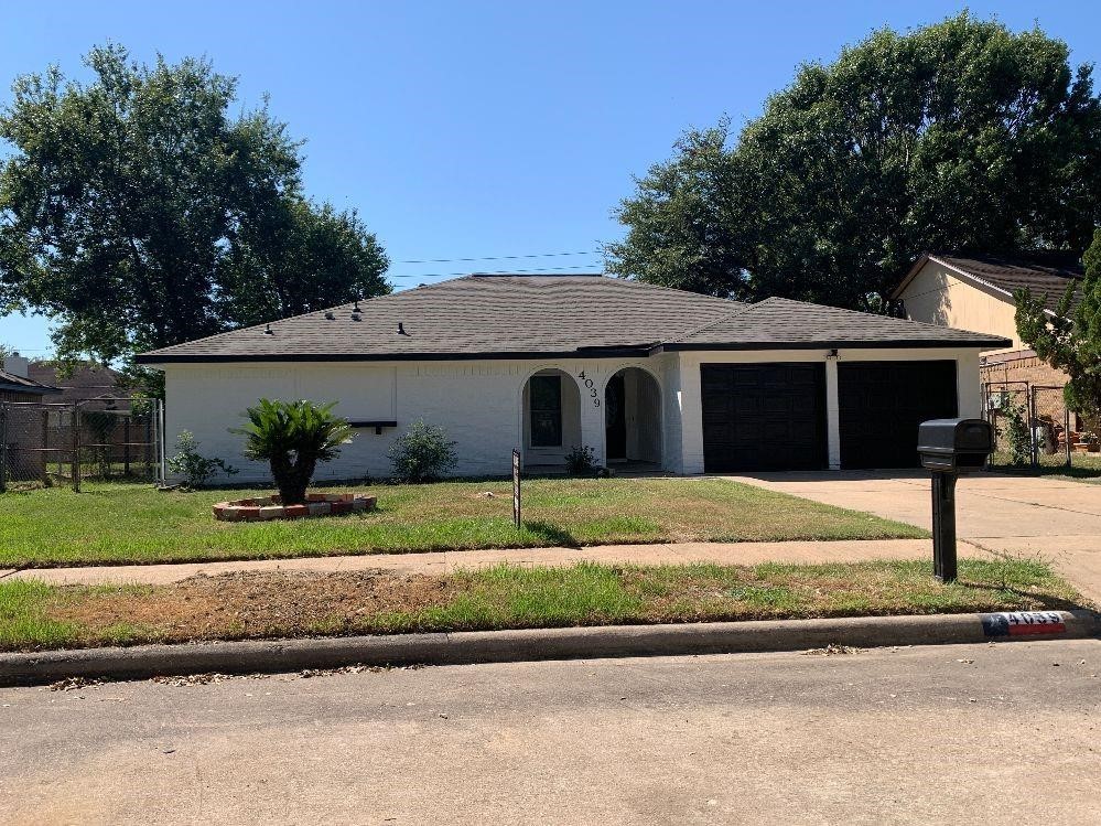 4039 Woodhollow Lane, Pasadena, TX 77504