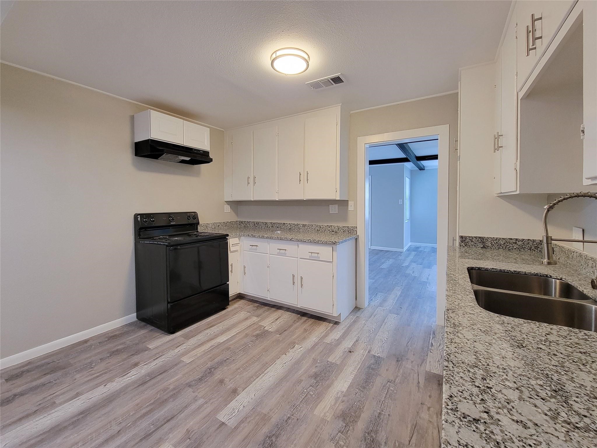 1236 San Felipe Street, Angleton, TX 77515