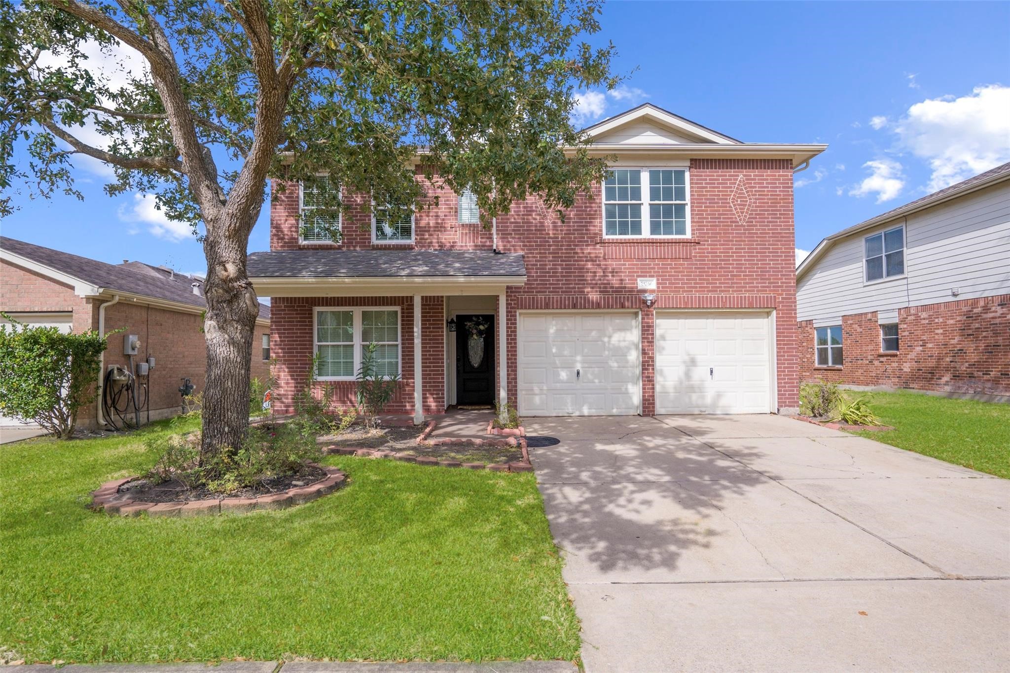 Welcome home to 21314 Somerset Park Lane! This gorgeous two-story home has an IDEAL CINCO RANCH location and is zoned to TOP KATY ISD SCHOOLS! *grass virtually staged Welcome home to 21314 Somerset Park Lane! This gorgeous two-story home has an IDEAL CINCO RANCH location and is zoned to TOP KATY ISD SCHOOLS! *grass virtually staged