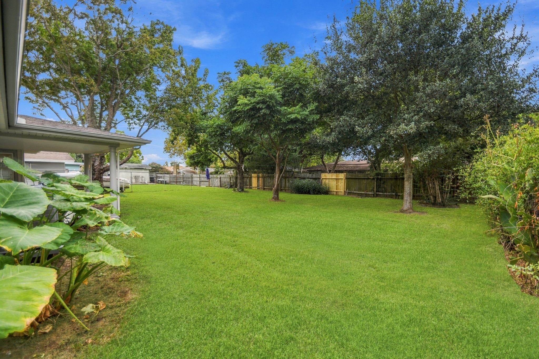 416 21st Avenue N, Texas City, TX 77590