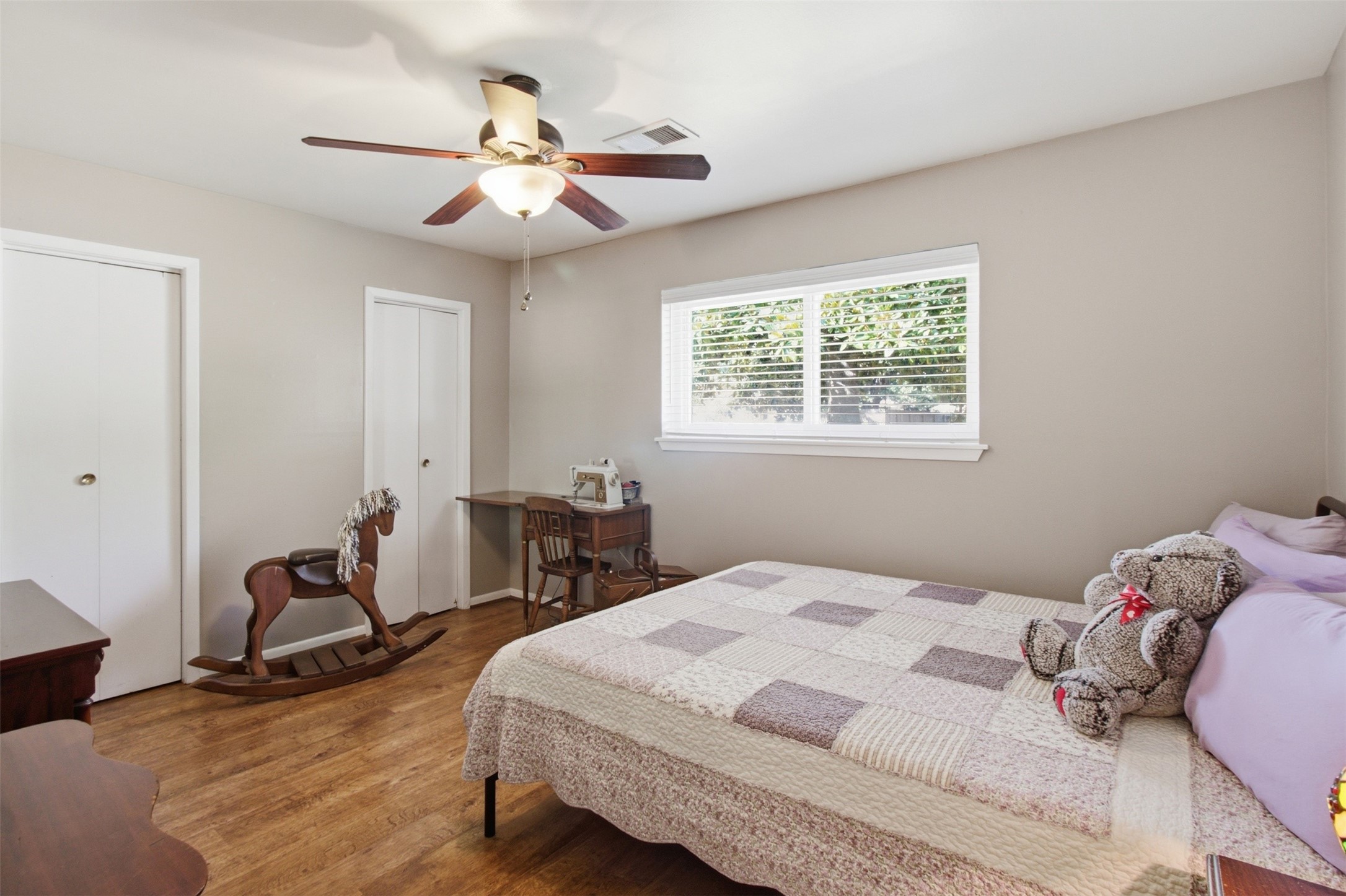 2nd bedroom