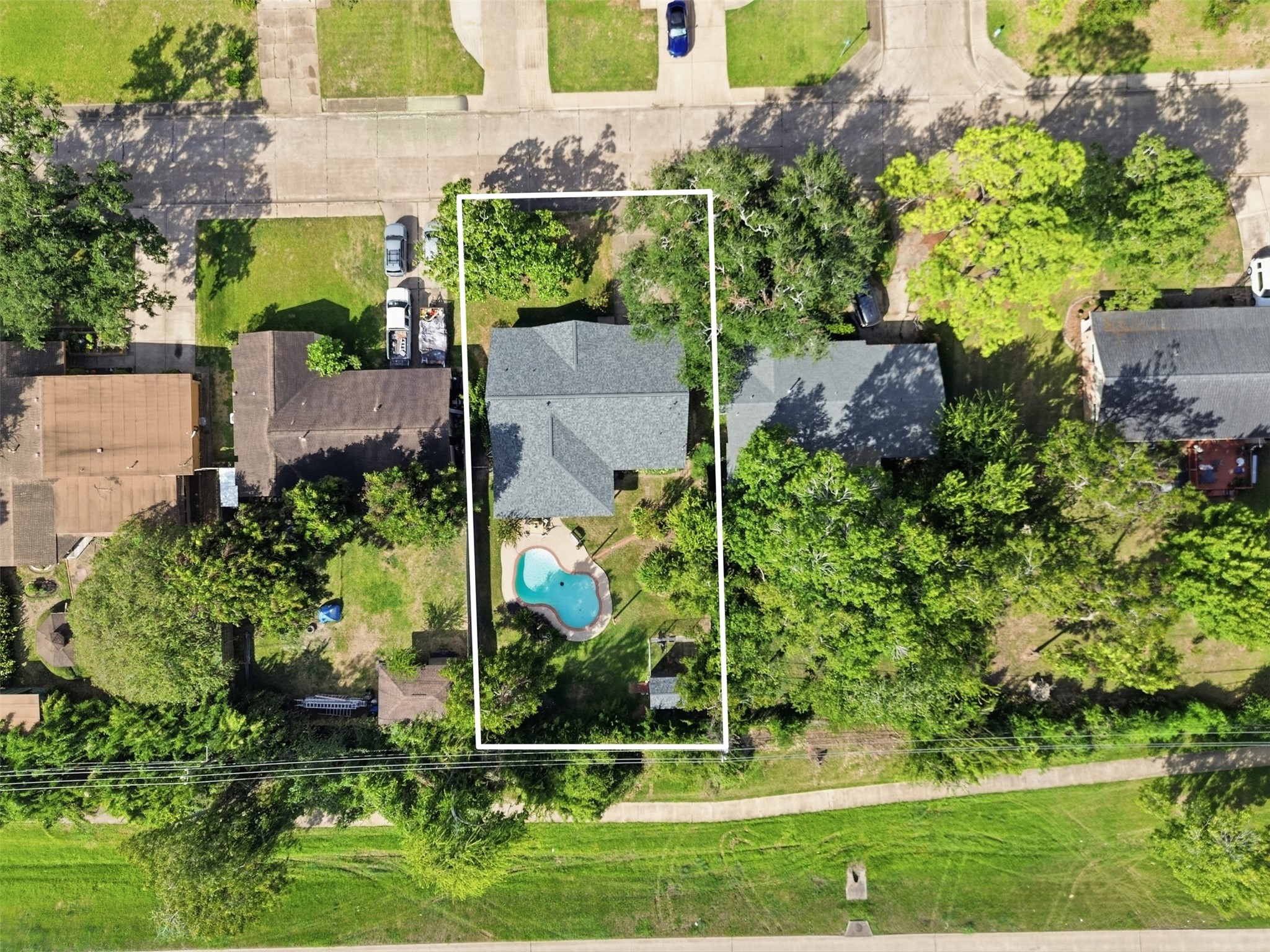 321 Chestnut Street, Lake Jackson, TX 77566
