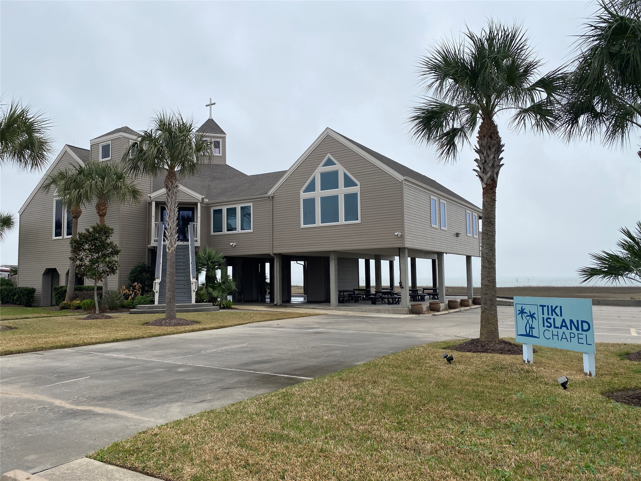 Tiki Island Chapel