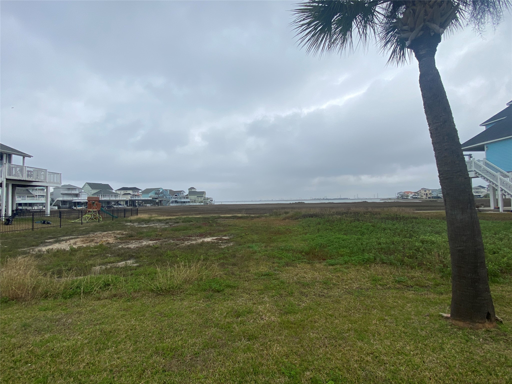 Lot 22 Tiki Drive, Tiki Island, TX 77554