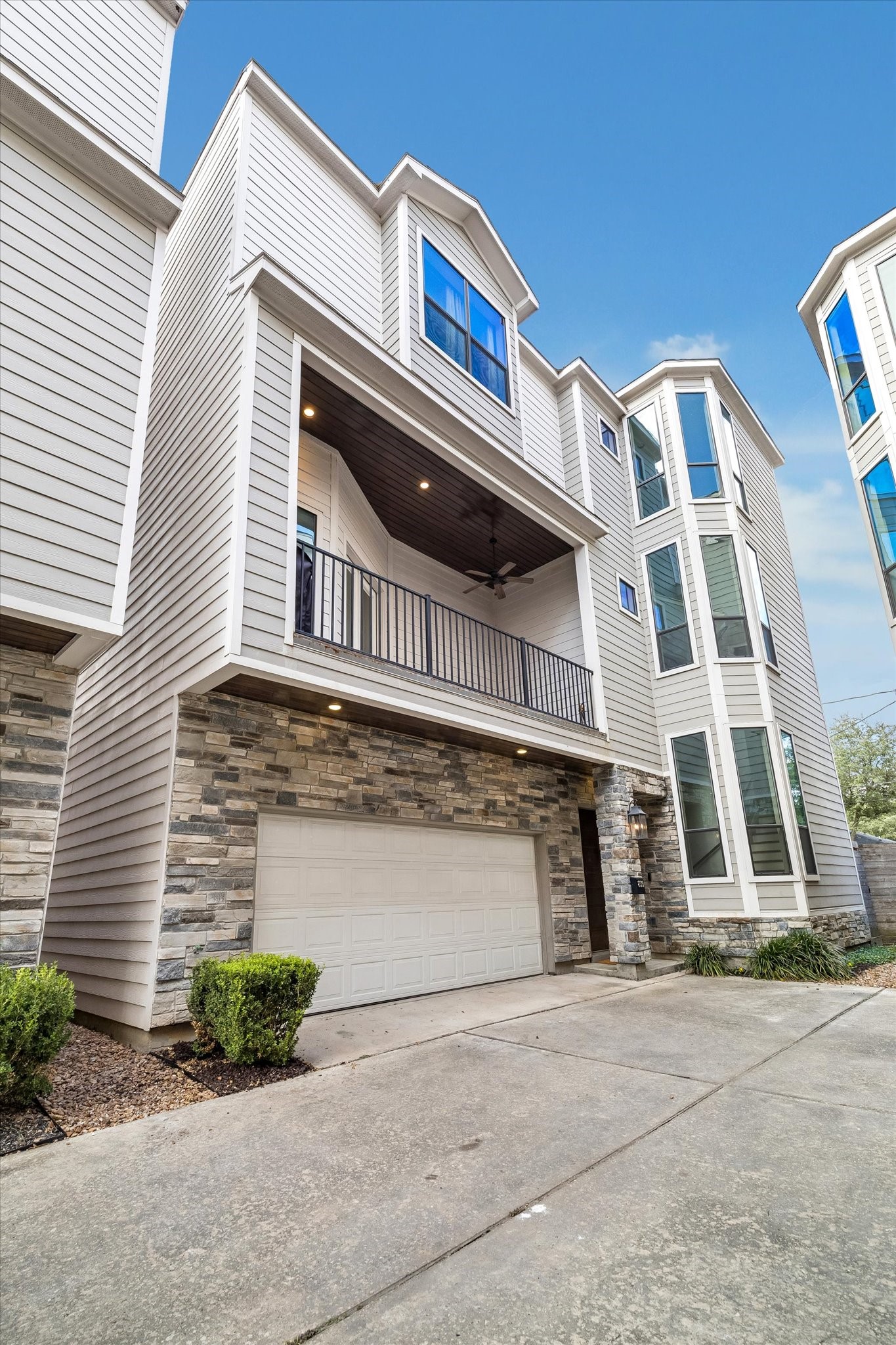 839 W 19th Street, Houston, TX 77008 839 W 19th Street, Houston, TX 77008
