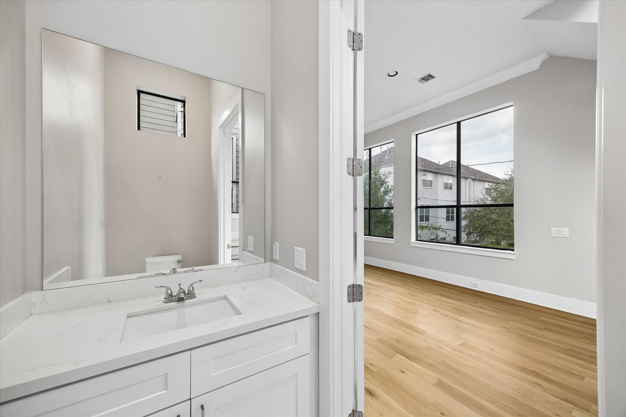 839 W 19th Street, Houston, TX 77008