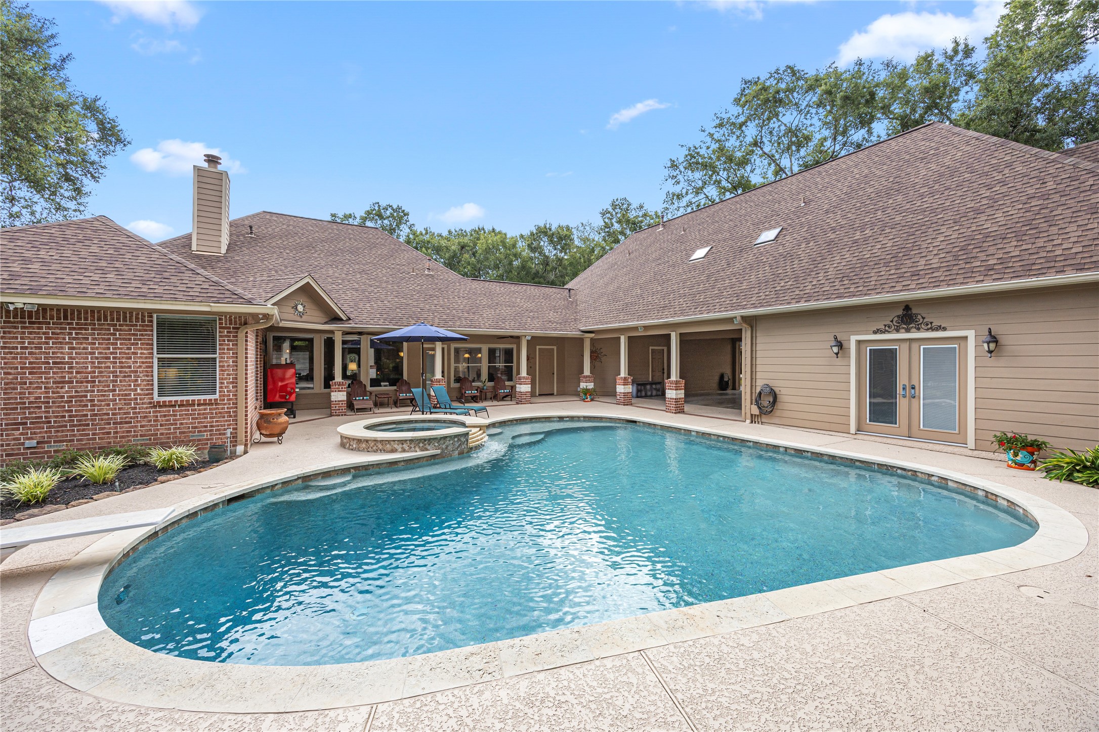 27511 Fairway Oaks Drive, Huffman, TX 77336