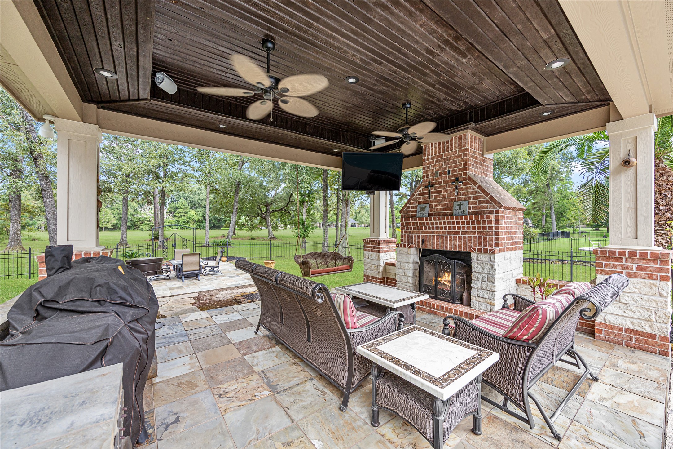 27511 Fairway Oaks Drive, Huffman, TX 77336 27511 Fairway Oaks Drive, Huffman, TX 77336