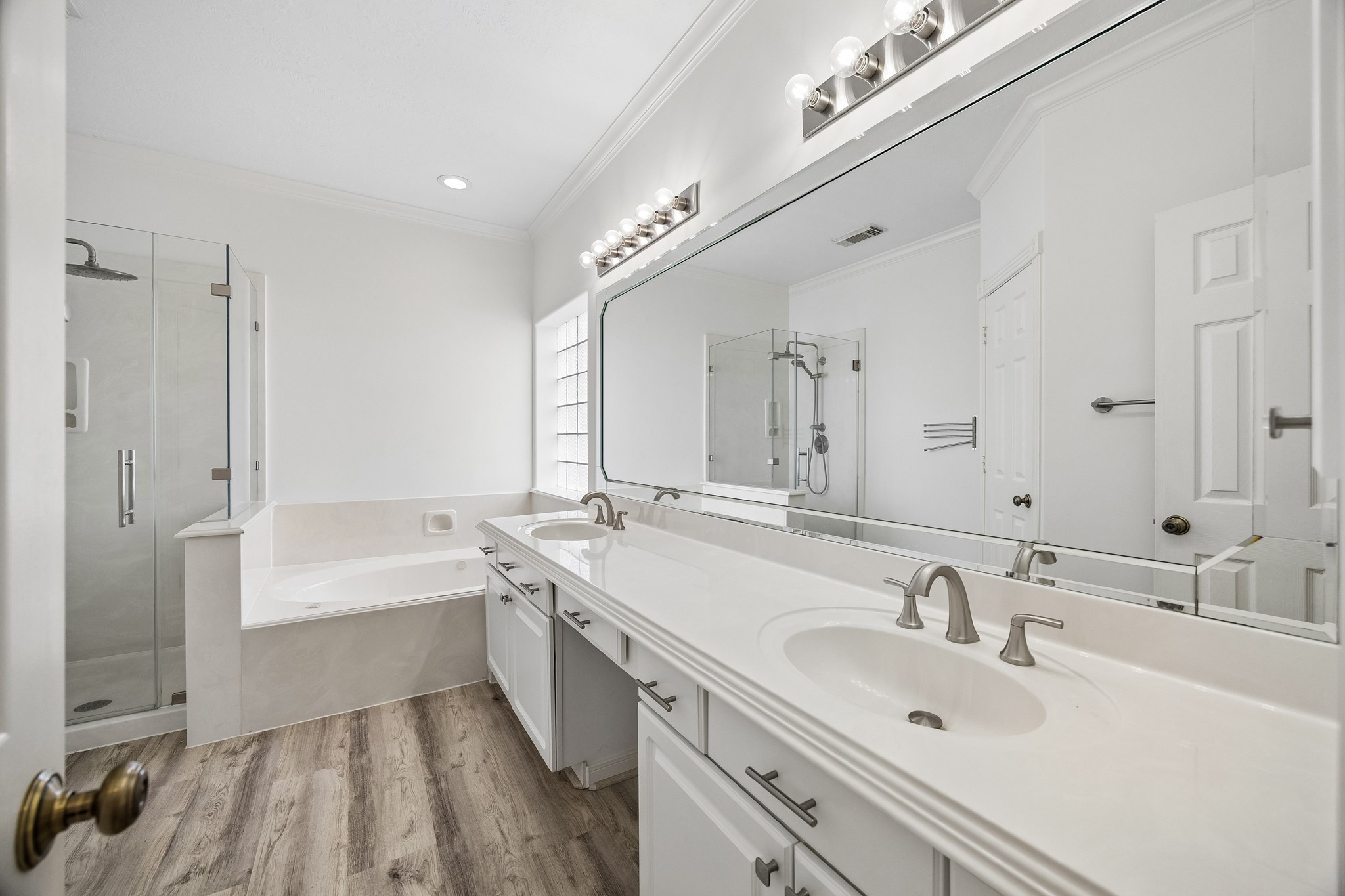 725 E 13th 1/2 Street, Houston, TX 77008