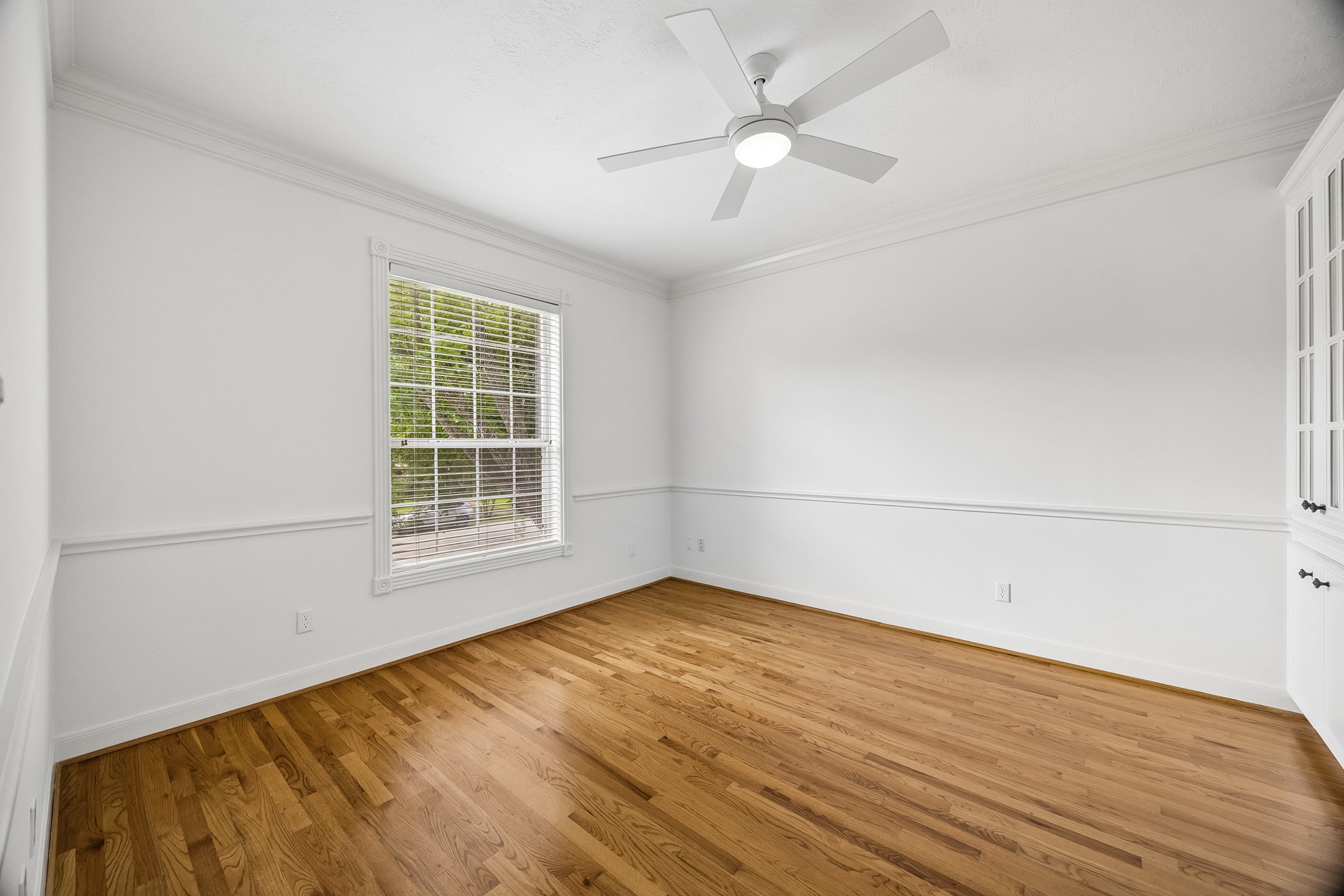 725 E 13th 1/2 Street, Houston, TX 77008
