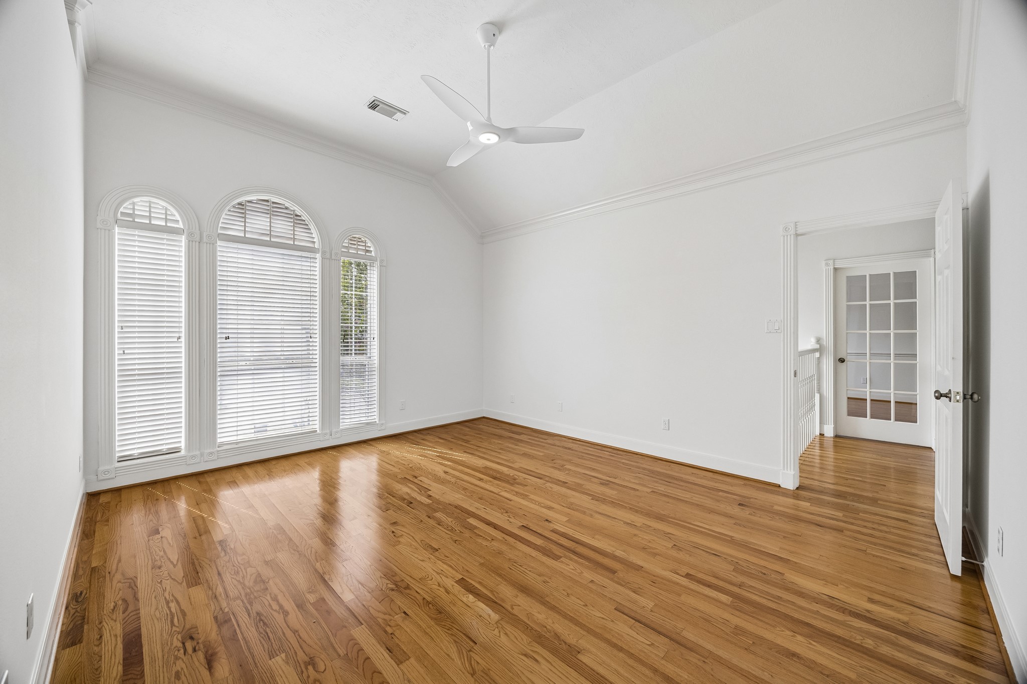 725 E 13th 1/2 Street, Houston, TX 77008