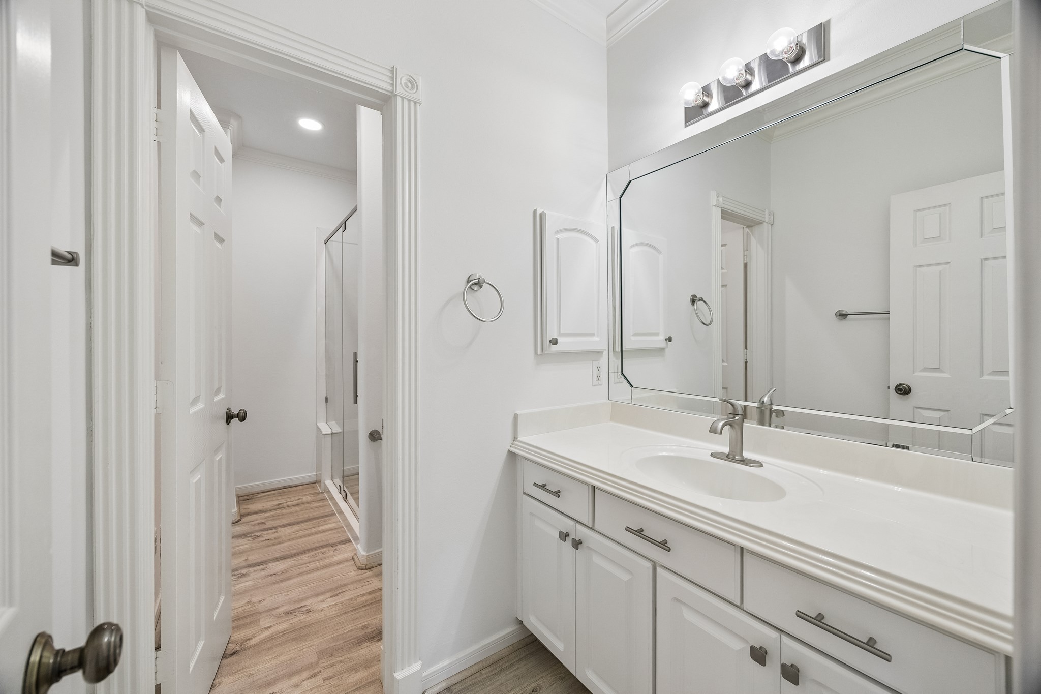 725 E 13th 1/2 Street, Houston, TX 77008
