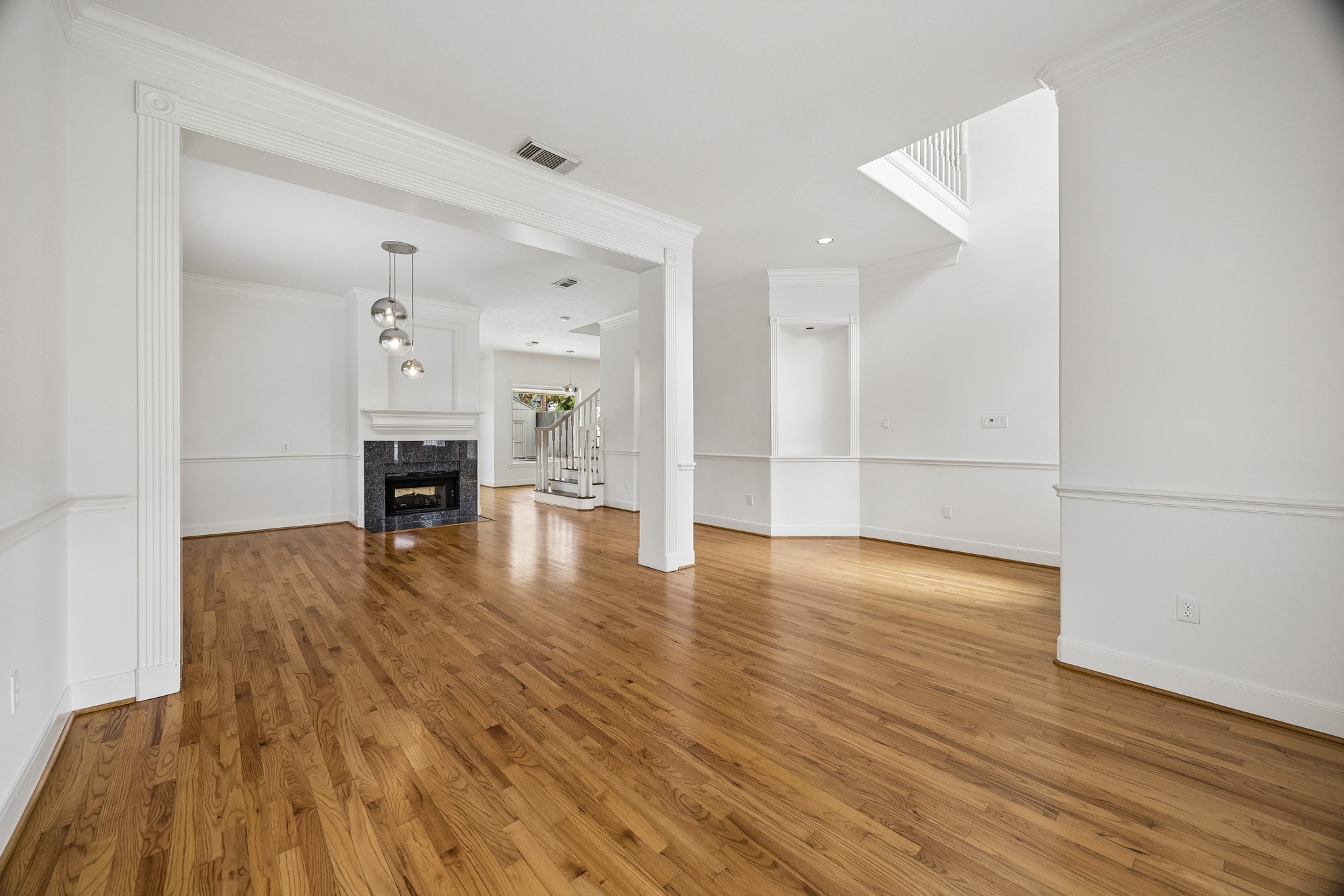 725 E 13th 1/2 Street, Houston, TX 77008