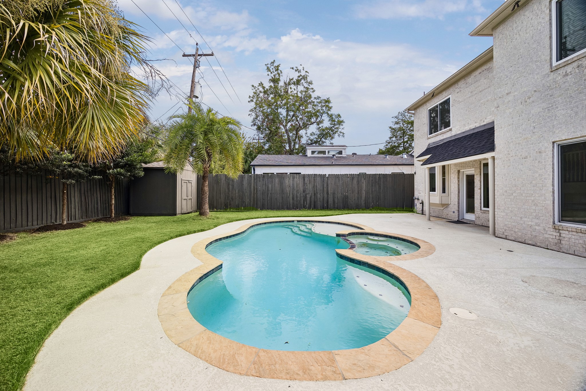 725 E 13th 1/2 Street, Houston, TX 77008