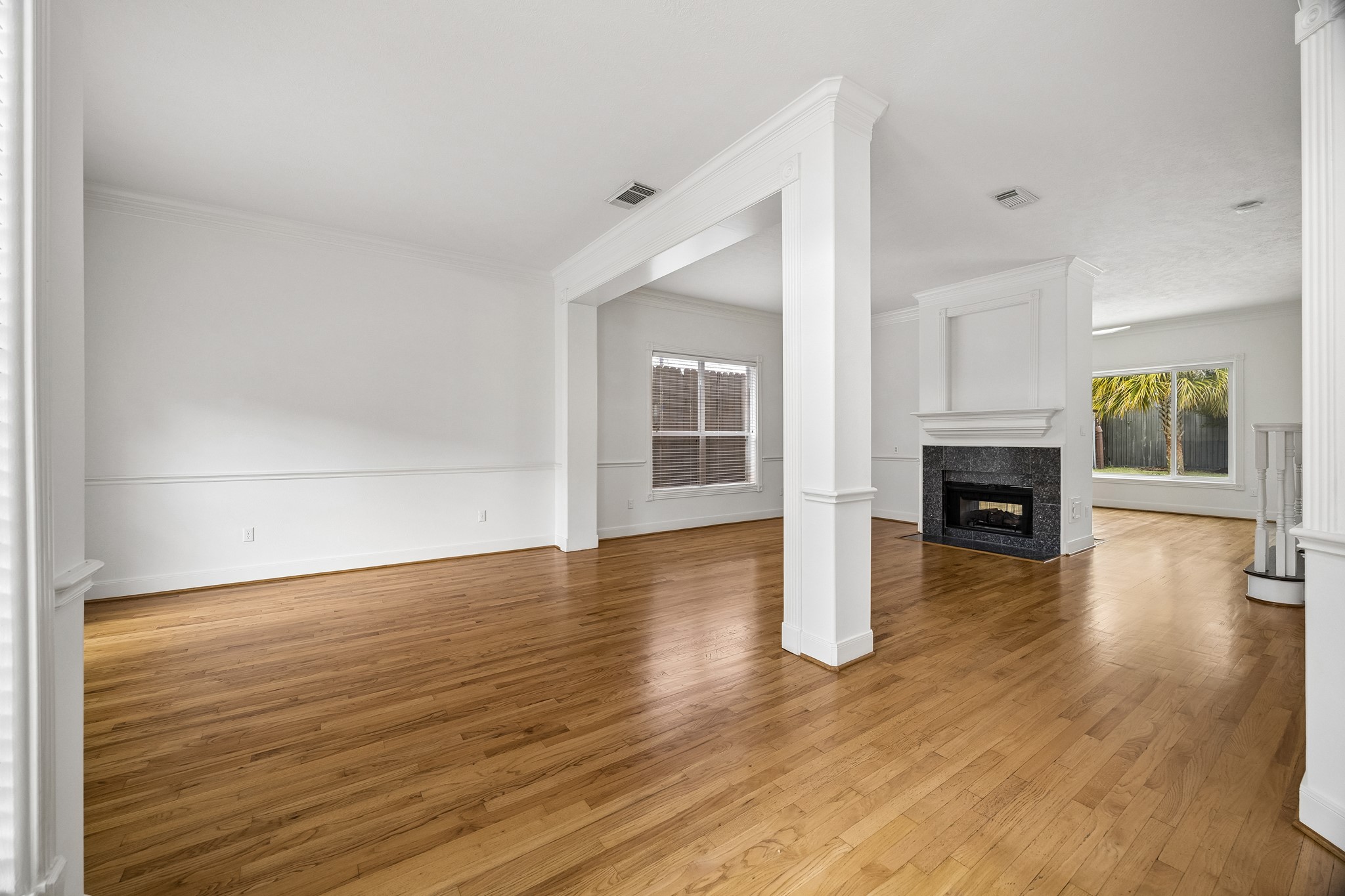 725 E 13th 1/2 Street, Houston, TX 77008