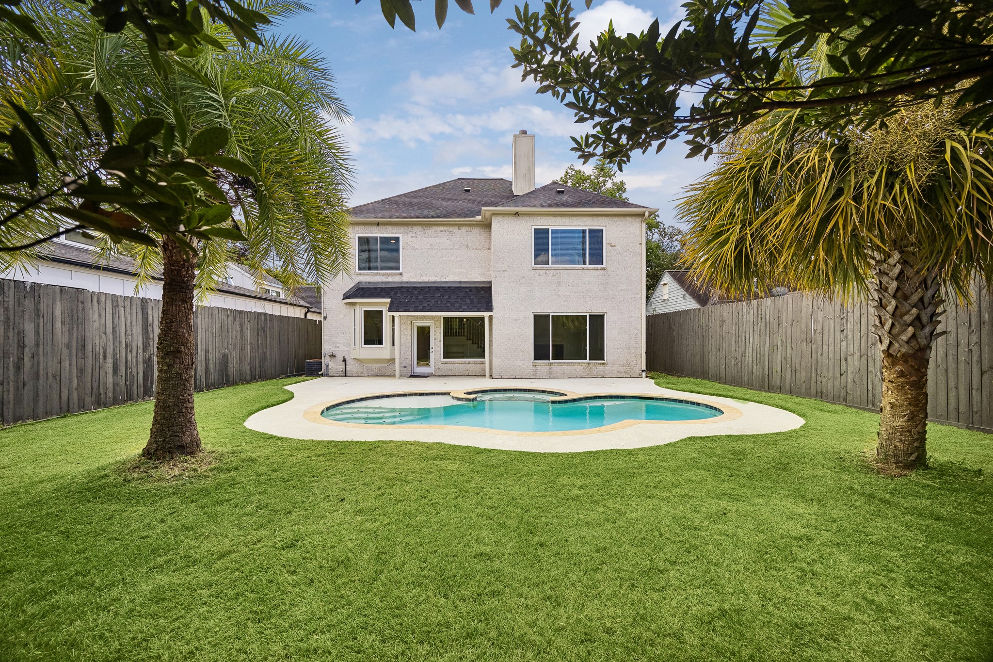 725 E 13th 1/2 Street, Houston, TX 77008