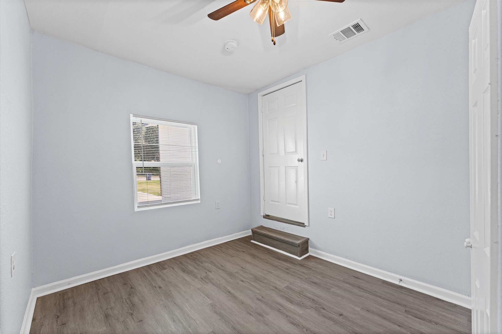 509 17th Avenue N, Texas City, TX 77590