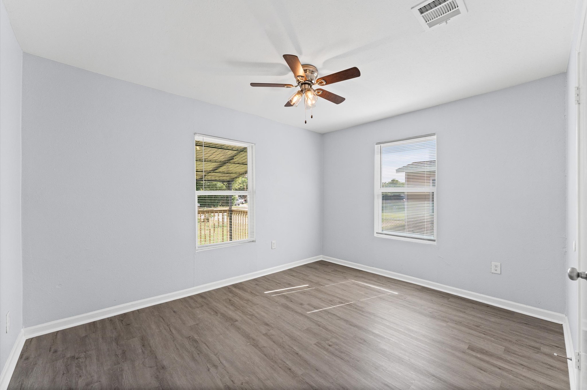 509 17th Avenue N, Texas City, TX 77590