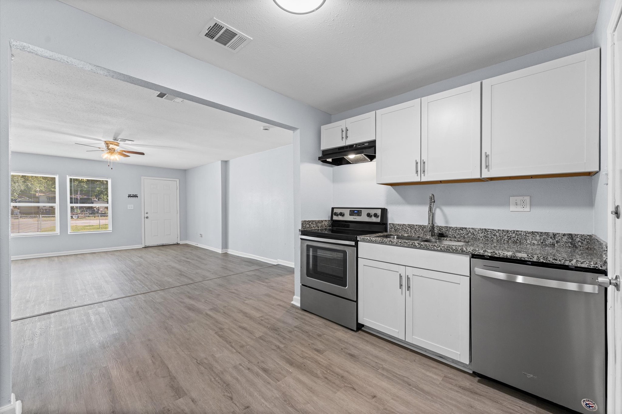 509 17th Avenue N, Texas City, TX 77590