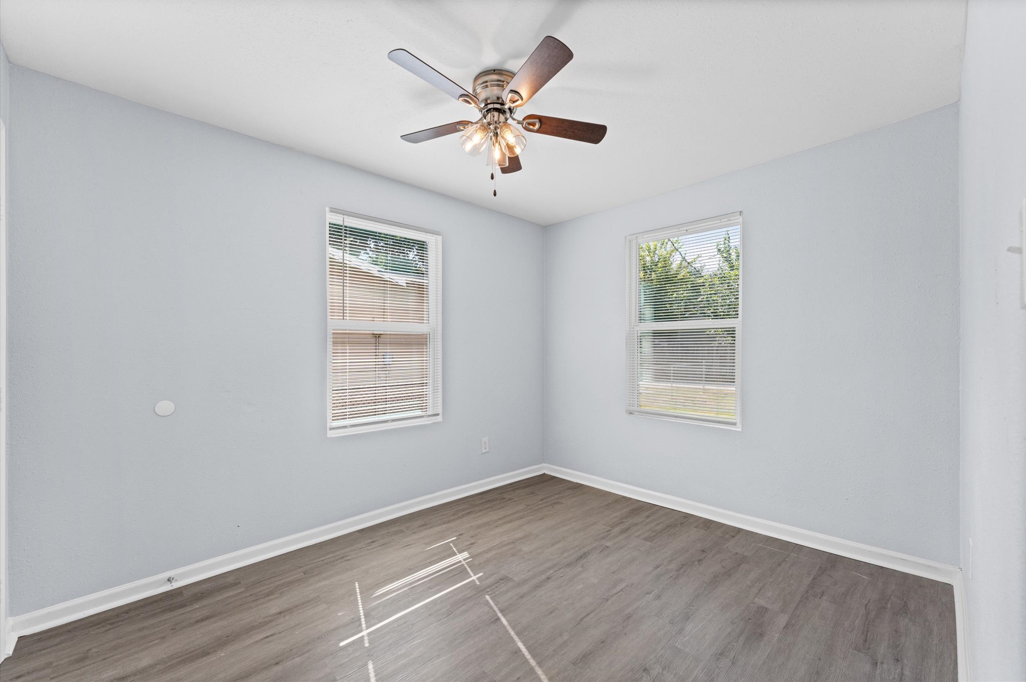 509 17th Avenue N, Texas City, TX 77590