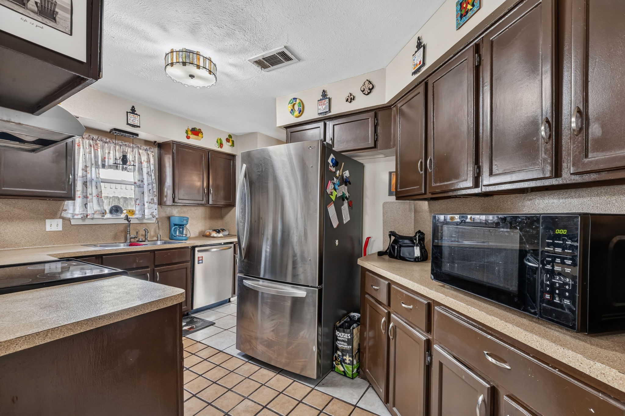 3006 Sandpiper Drive, Baytown, TX 77521