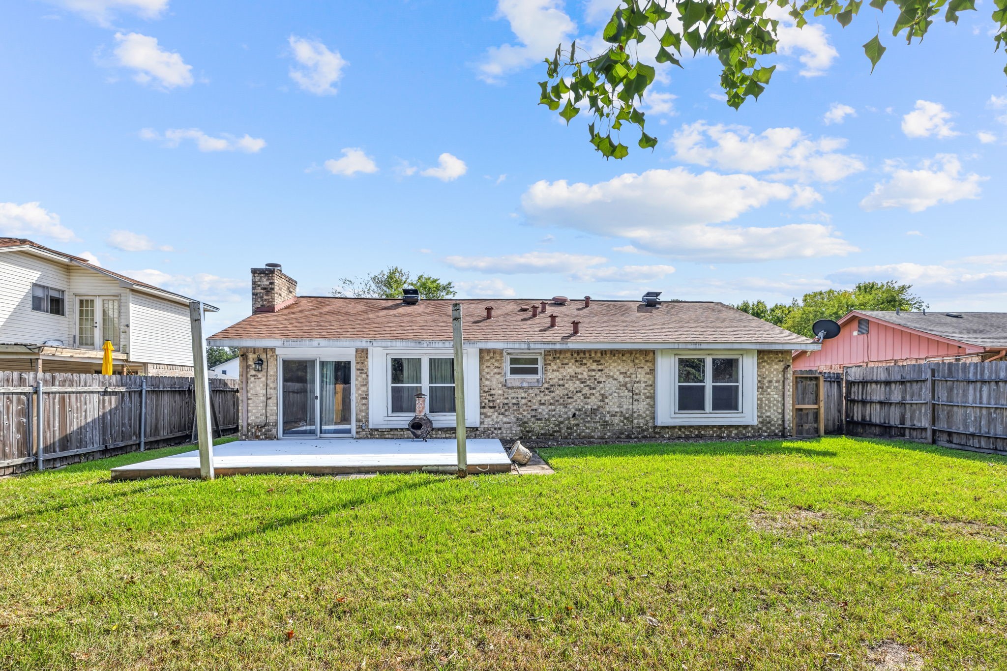 3006 Sandpiper Drive, Baytown, TX 77521