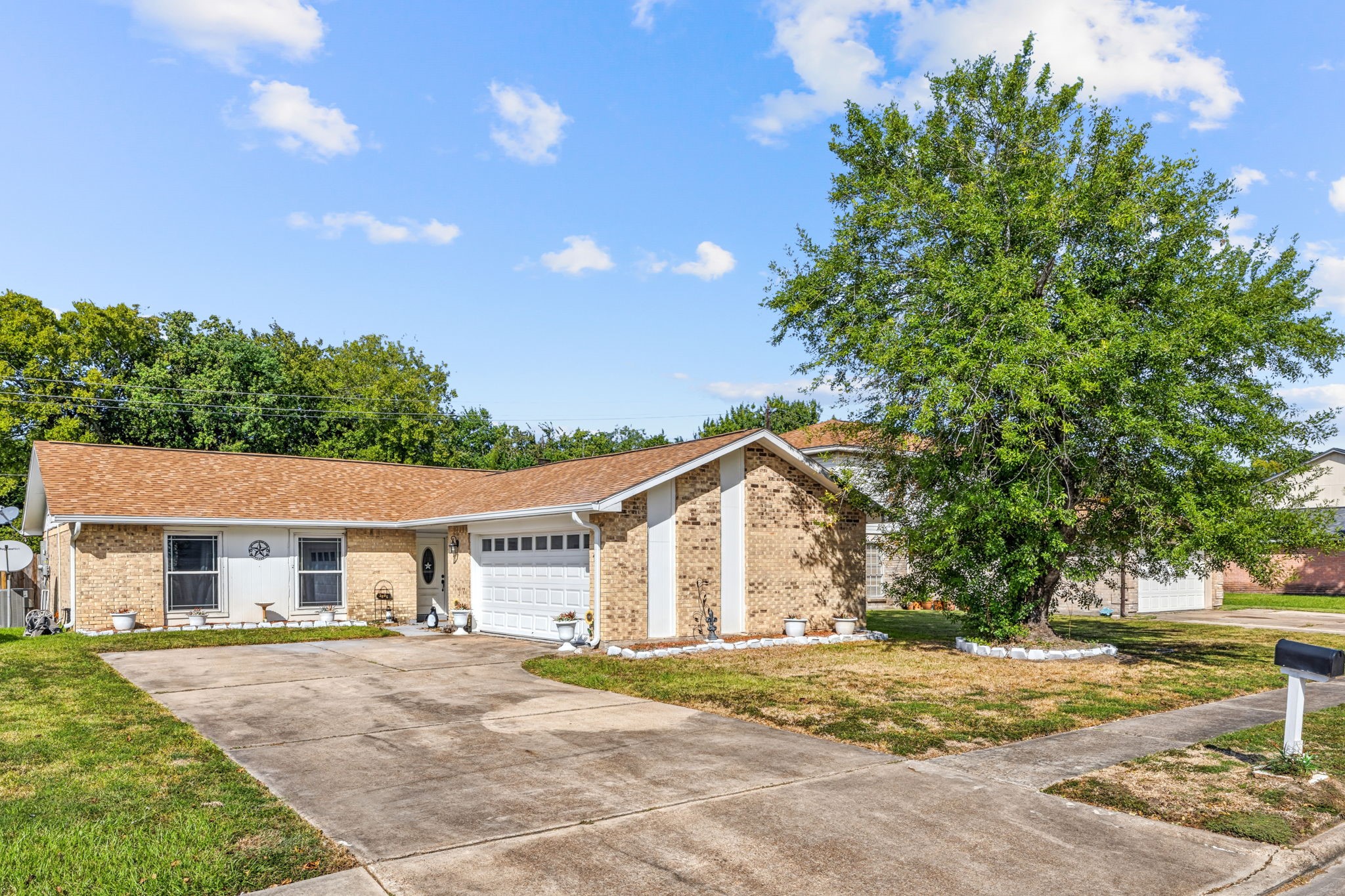 3006 Sandpiper Drive, Baytown, TX 77521