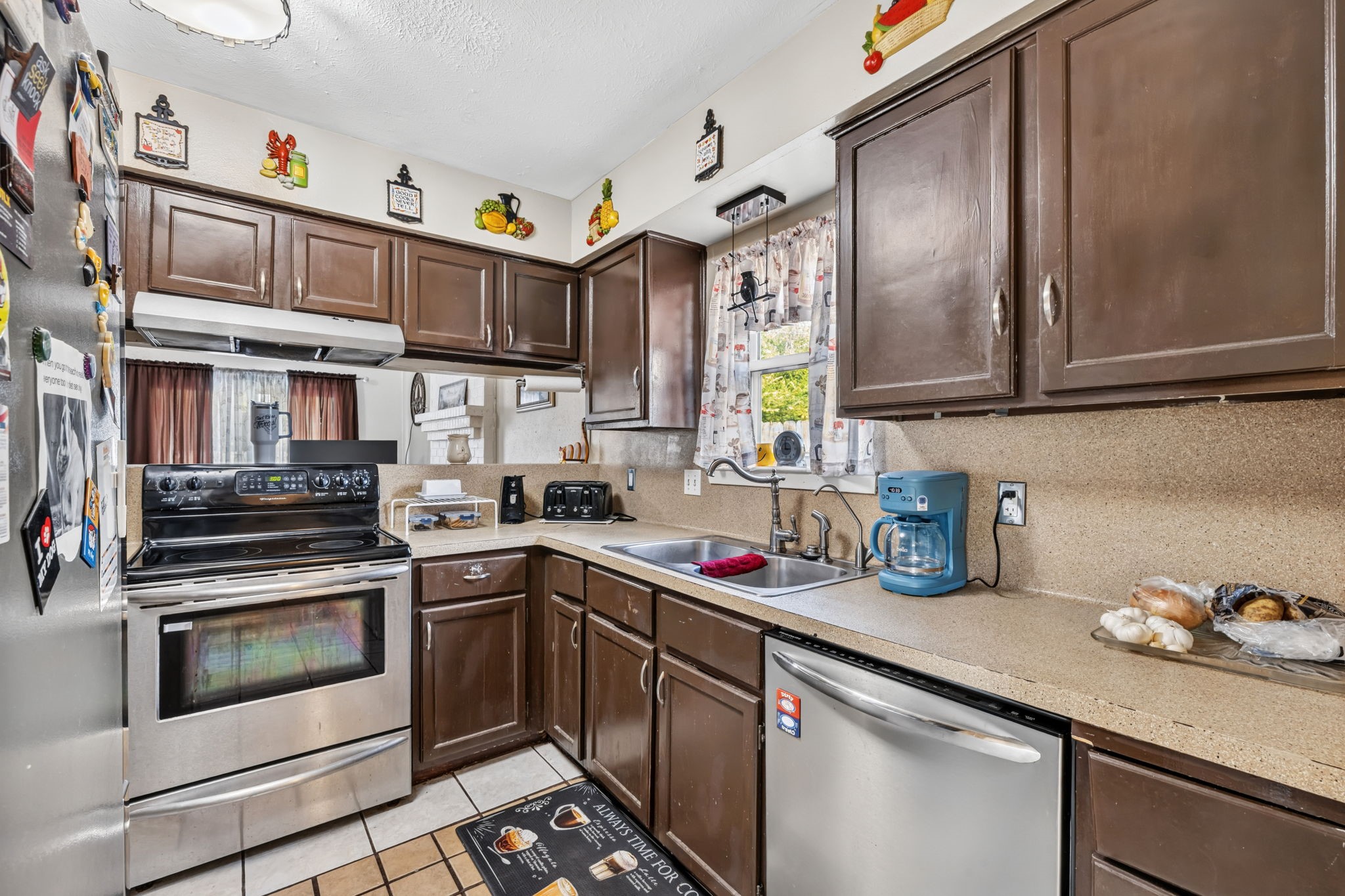 3006 Sandpiper Drive, Baytown, TX 77521