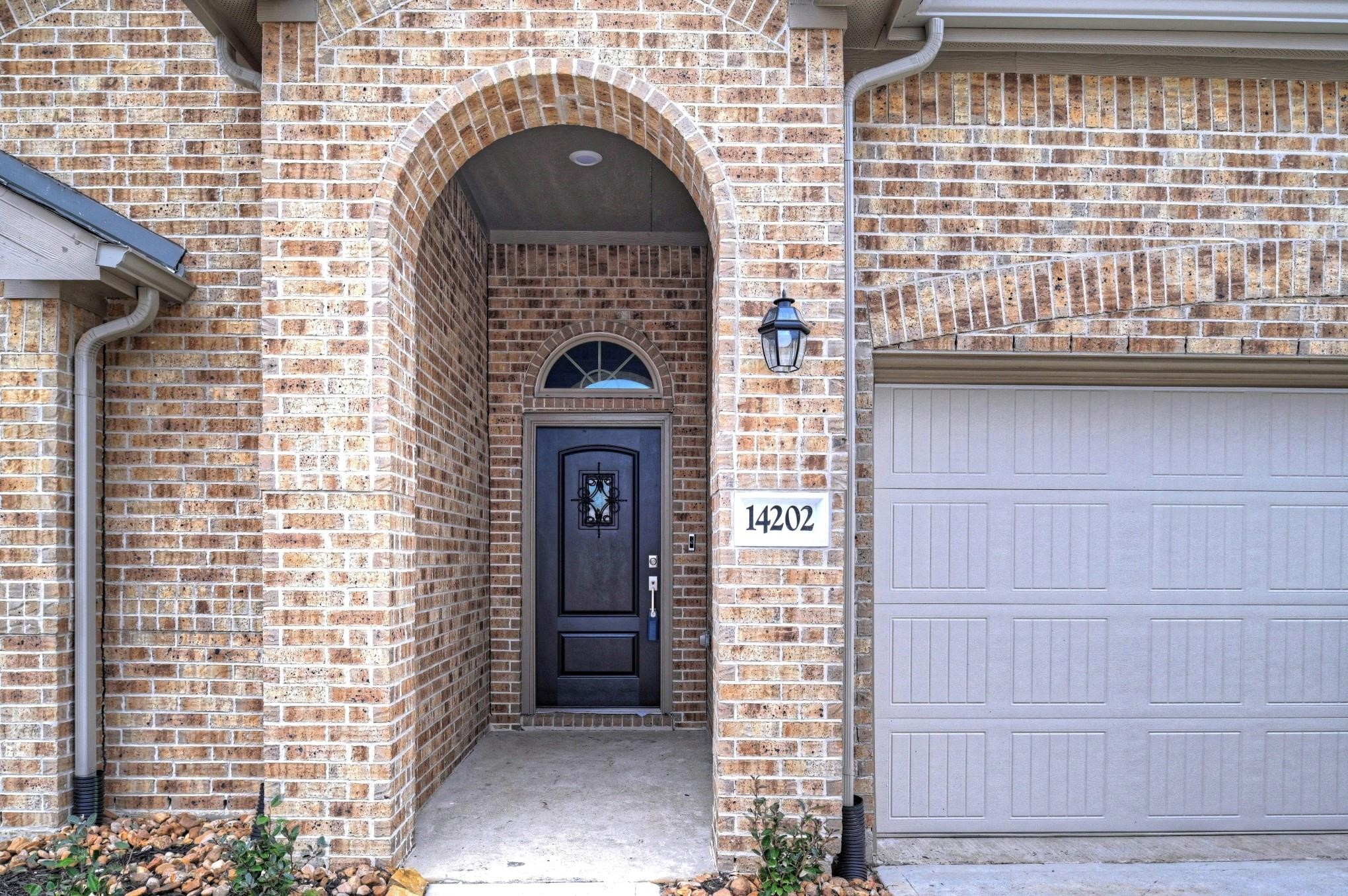 14202 Padova Creek Court, Fresno, TX 77583
