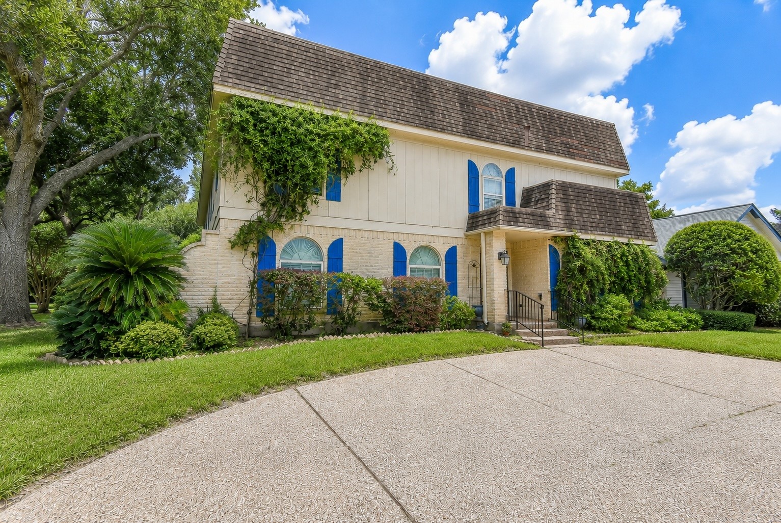 426 Longview Drive, Sugar Land, TX 77478