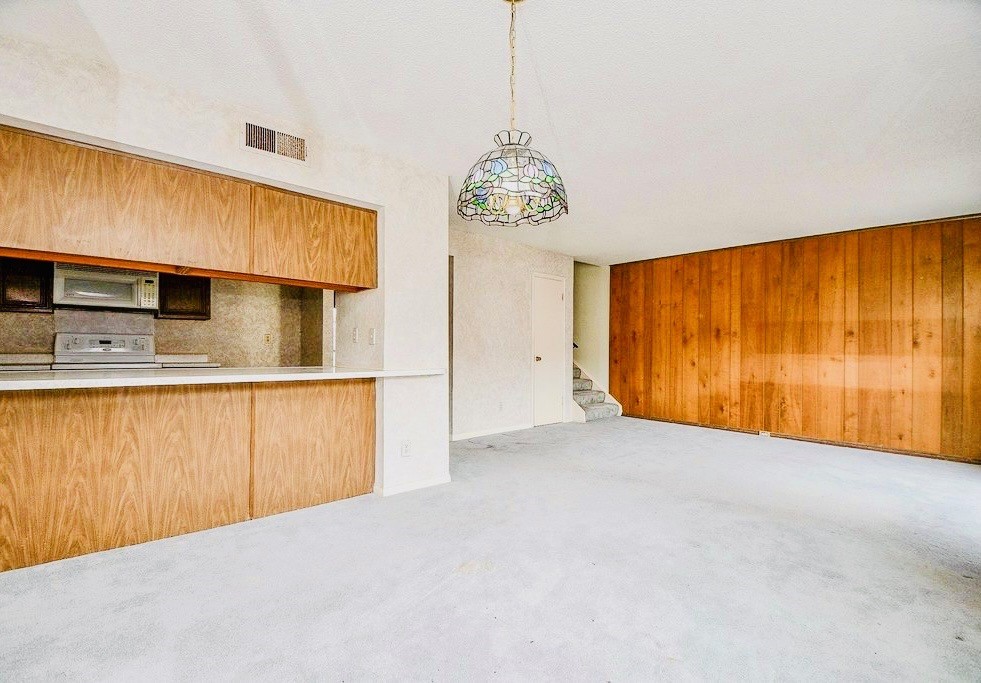 2336 Shadowdale Drive, Houston, TX 77043 2336 Shadowdale Drive, Houston, TX 77043