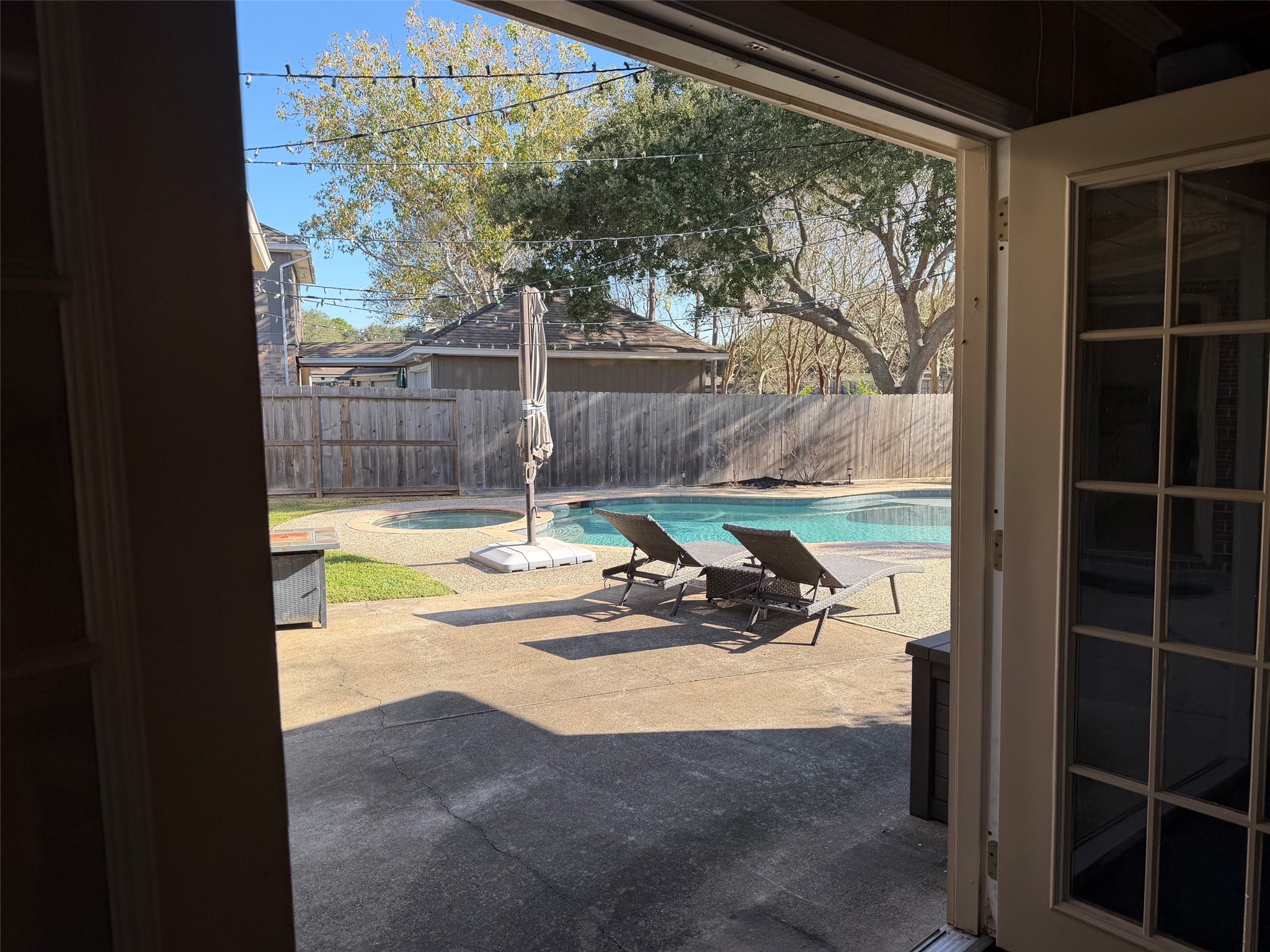 1209 Twin Oaks Street, Friendswood, TX 77546