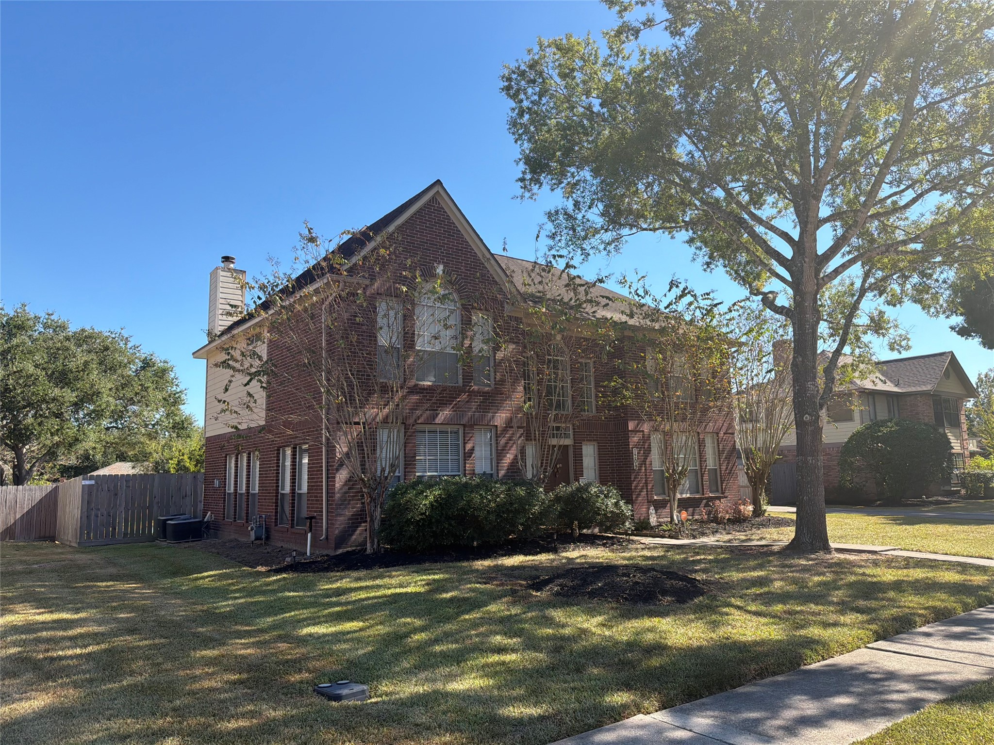 1209 Twin Oaks Street, Friendswood, TX 77546