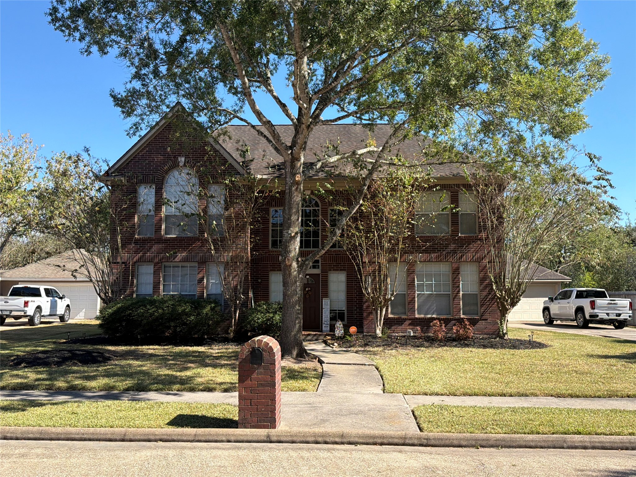 1209 Twin Oaks Street, Friendswood, TX 77546