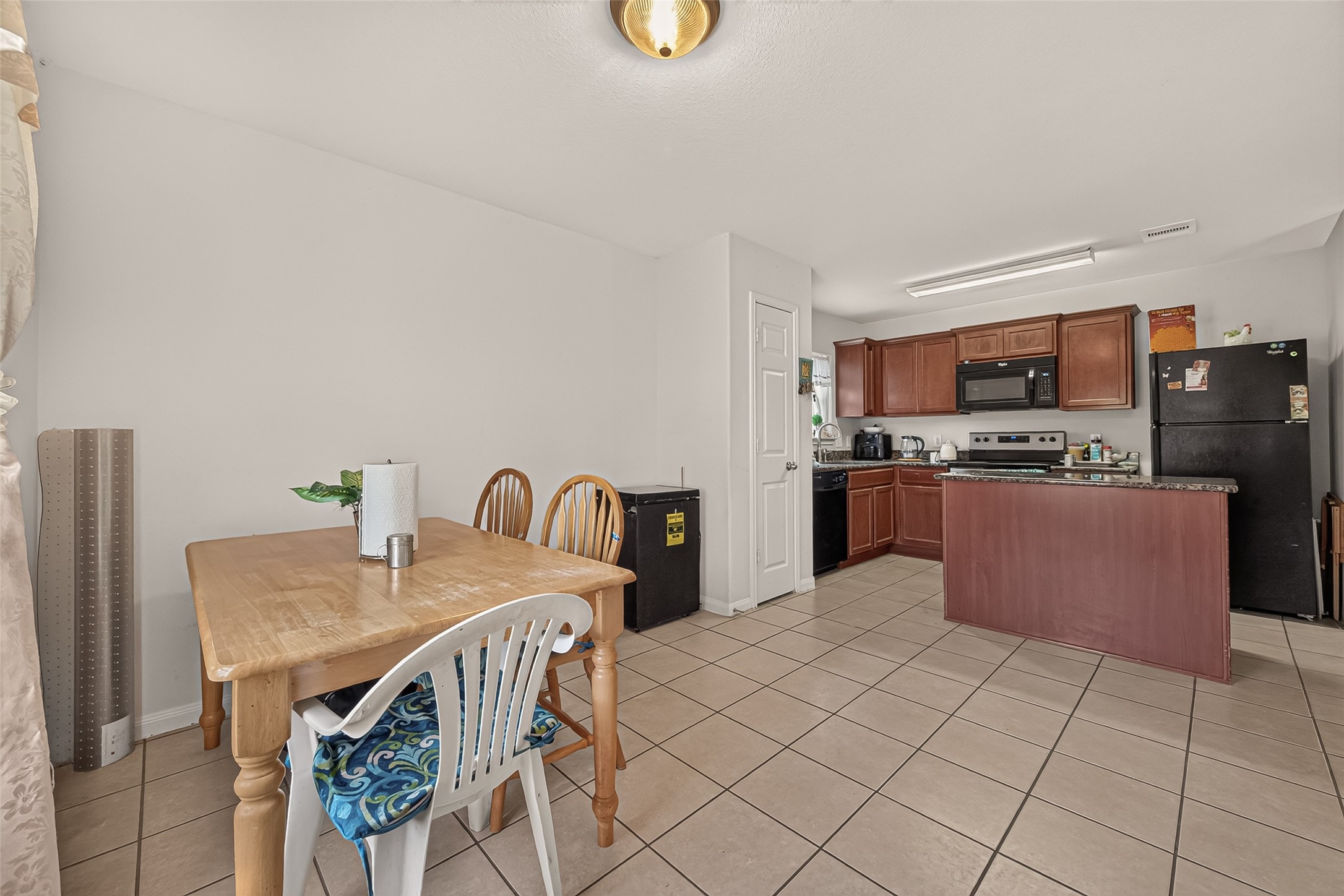 Kitchen/ Dining combo.