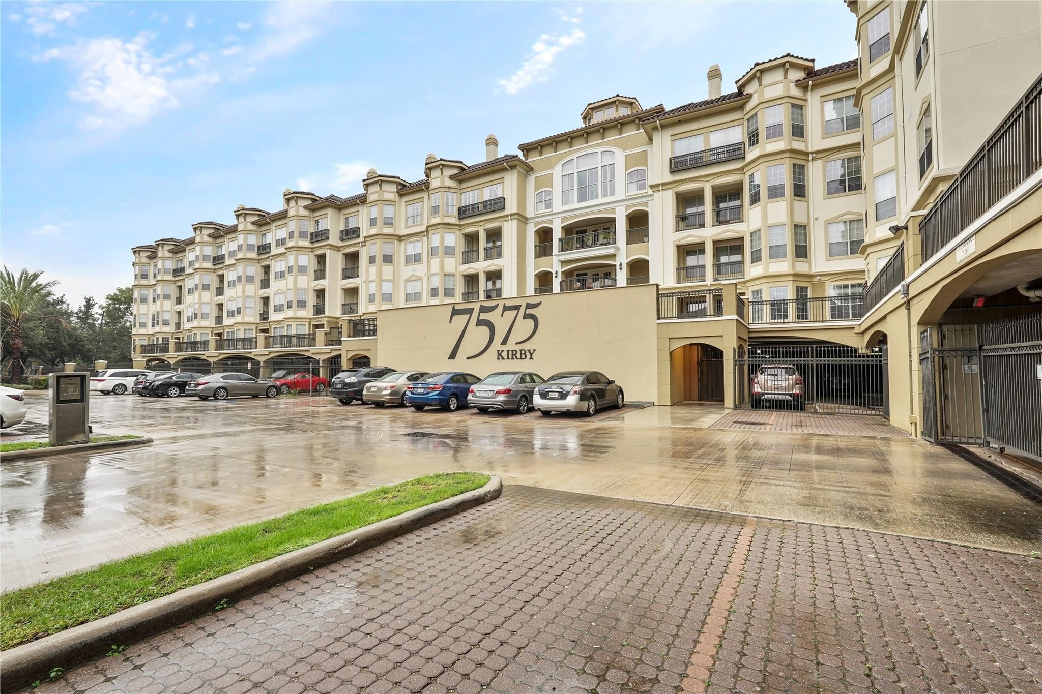 7575 Kirby Drive, #3205, Houston, TX 77030