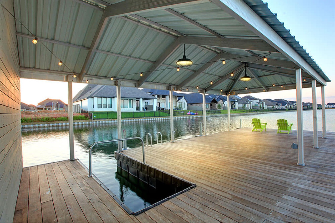 Big Island Lake - Enjoy free kayaking and paddle boarding! Your weekend plans just got a whole lot more adventurous.