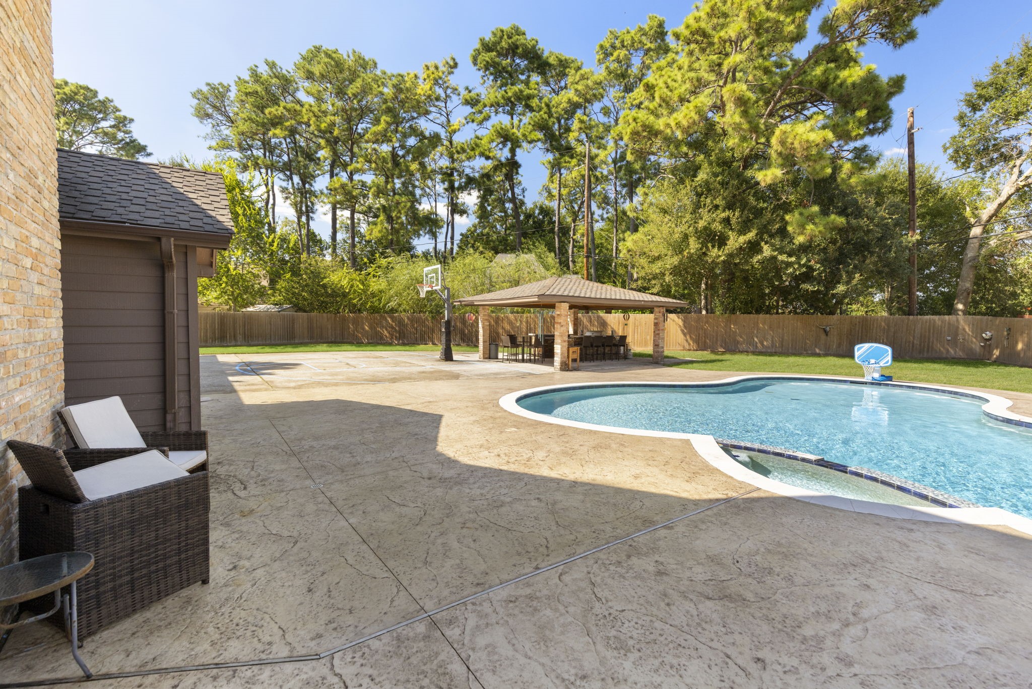 Hosting dinner parties al fresco followed by a dip in the pool and hot tub is the perfect way to spend an evening.