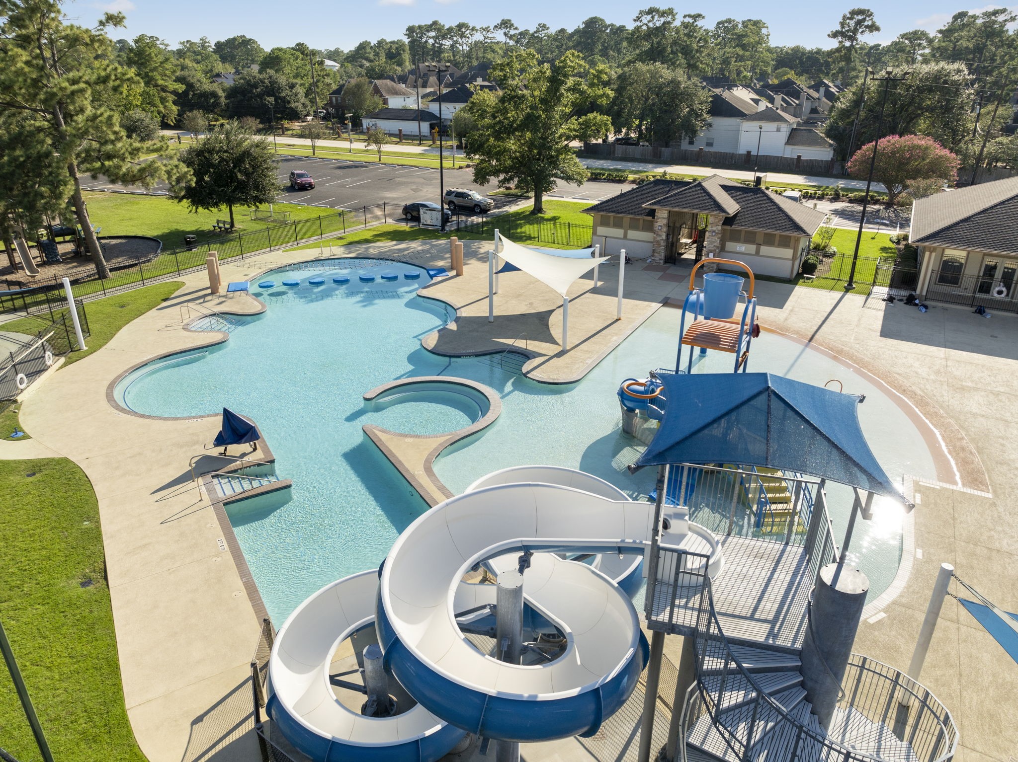 Memorial Northwest is filled with high end neighborhood amenities. Check out this resort style pool!